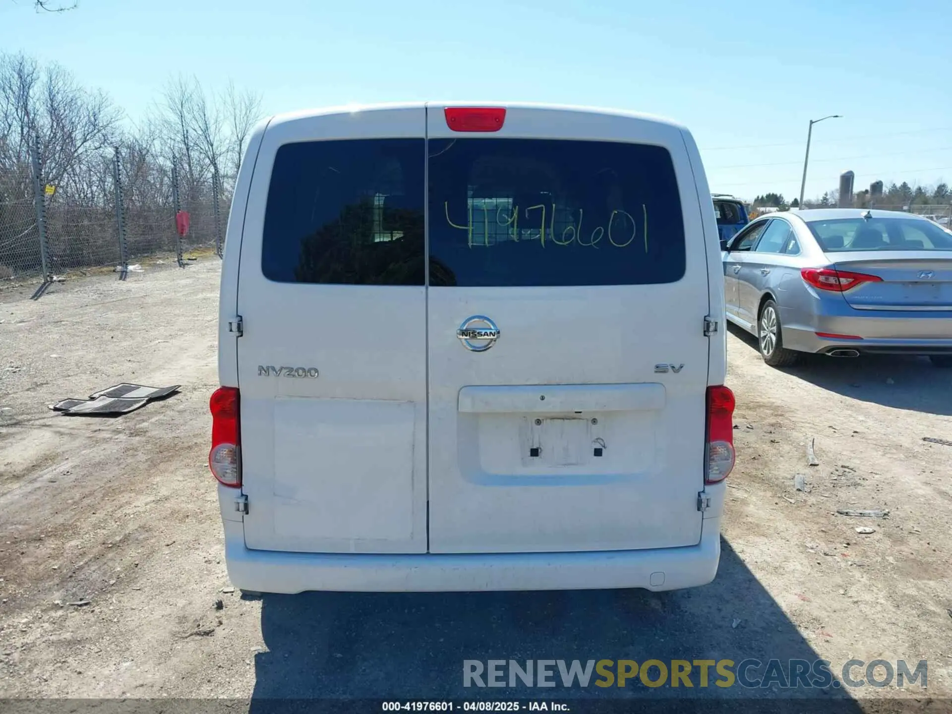 17 Photograph of a damaged car 3N6CM0KN5LK698724 NISSAN NV200  CARGO 2020