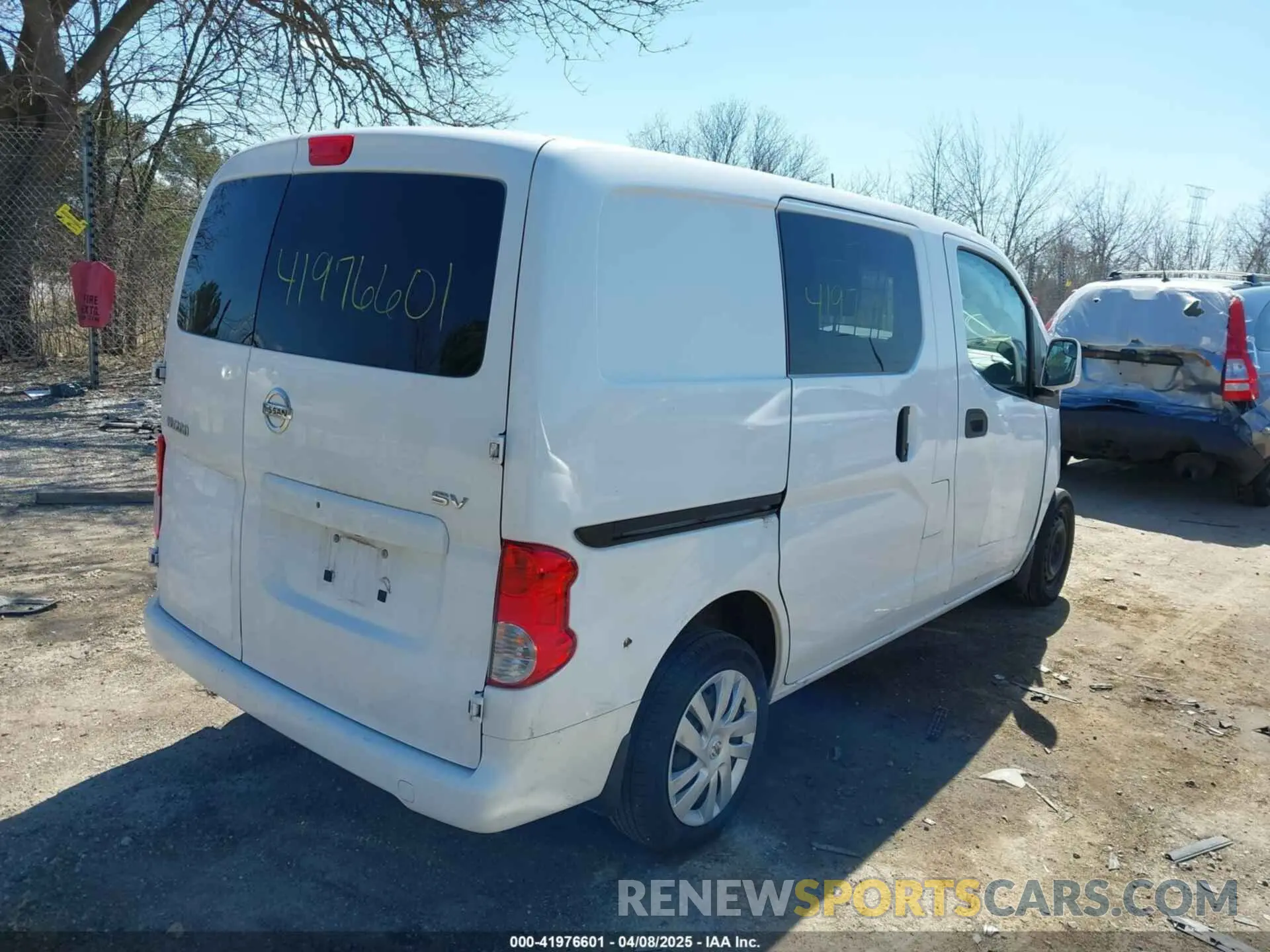 4 Photograph of a damaged car 3N6CM0KN5LK698724 NISSAN NV200  CARGO 2020