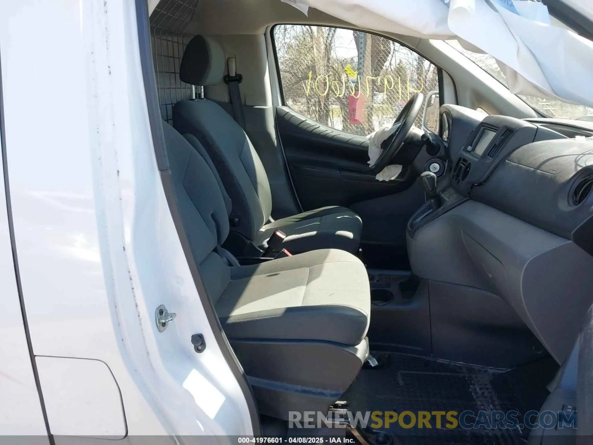 5 Photograph of a damaged car 3N6CM0KN5LK698724 NISSAN NV200  CARGO 2020