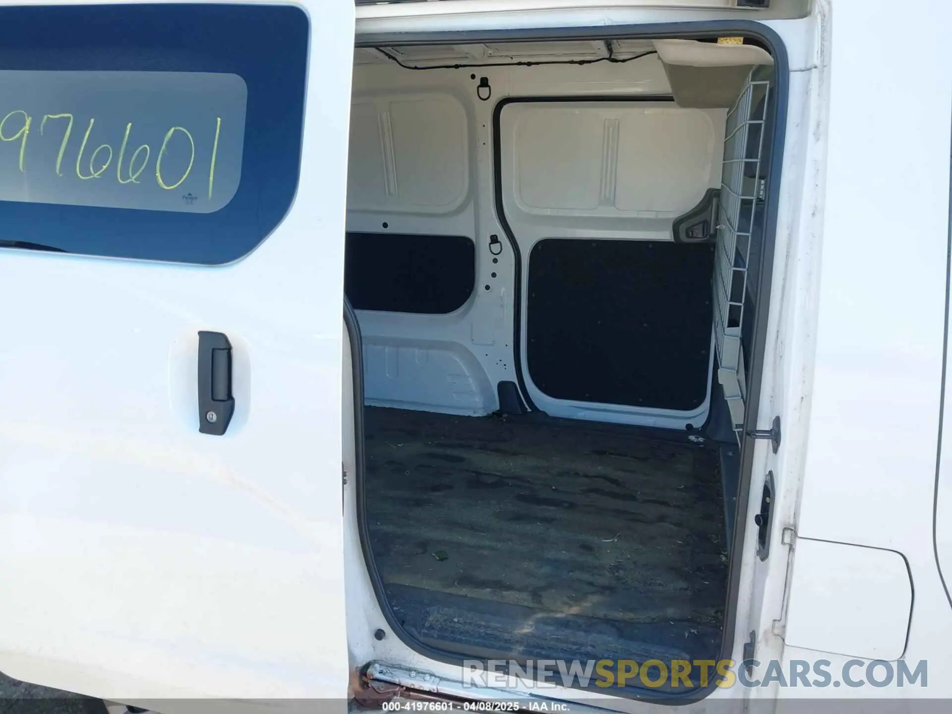 8 Photograph of a damaged car 3N6CM0KN5LK698724 NISSAN NV200  CARGO 2020