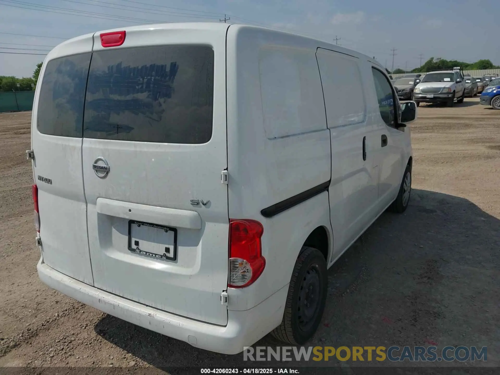 4 Photograph of a damaged car 3N6CM0KN6LK694679 NISSAN NV200  CARGO 2020