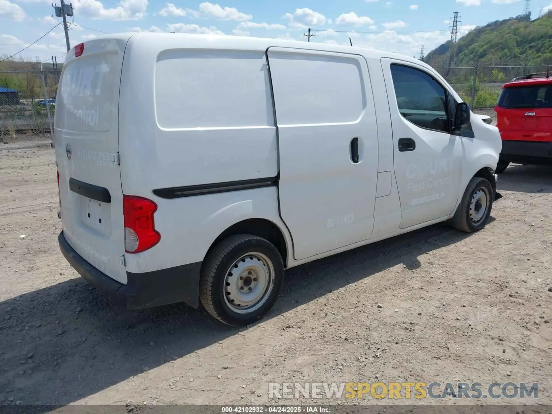 4 Photograph of a damaged car 3N6CM0KN6LK702859 NISSAN NV200  CARGO 2020