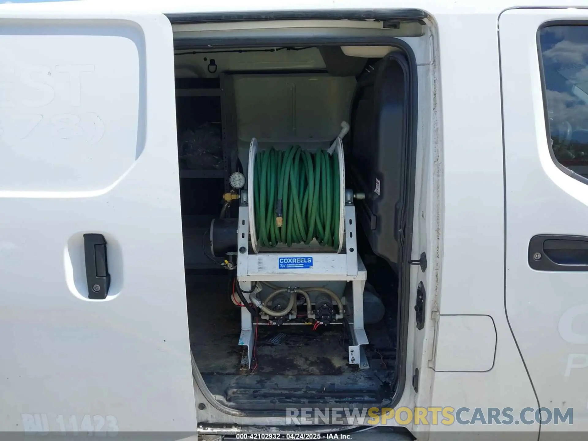 8 Photograph of a damaged car 3N6CM0KN6LK702859 NISSAN NV200  CARGO 2020