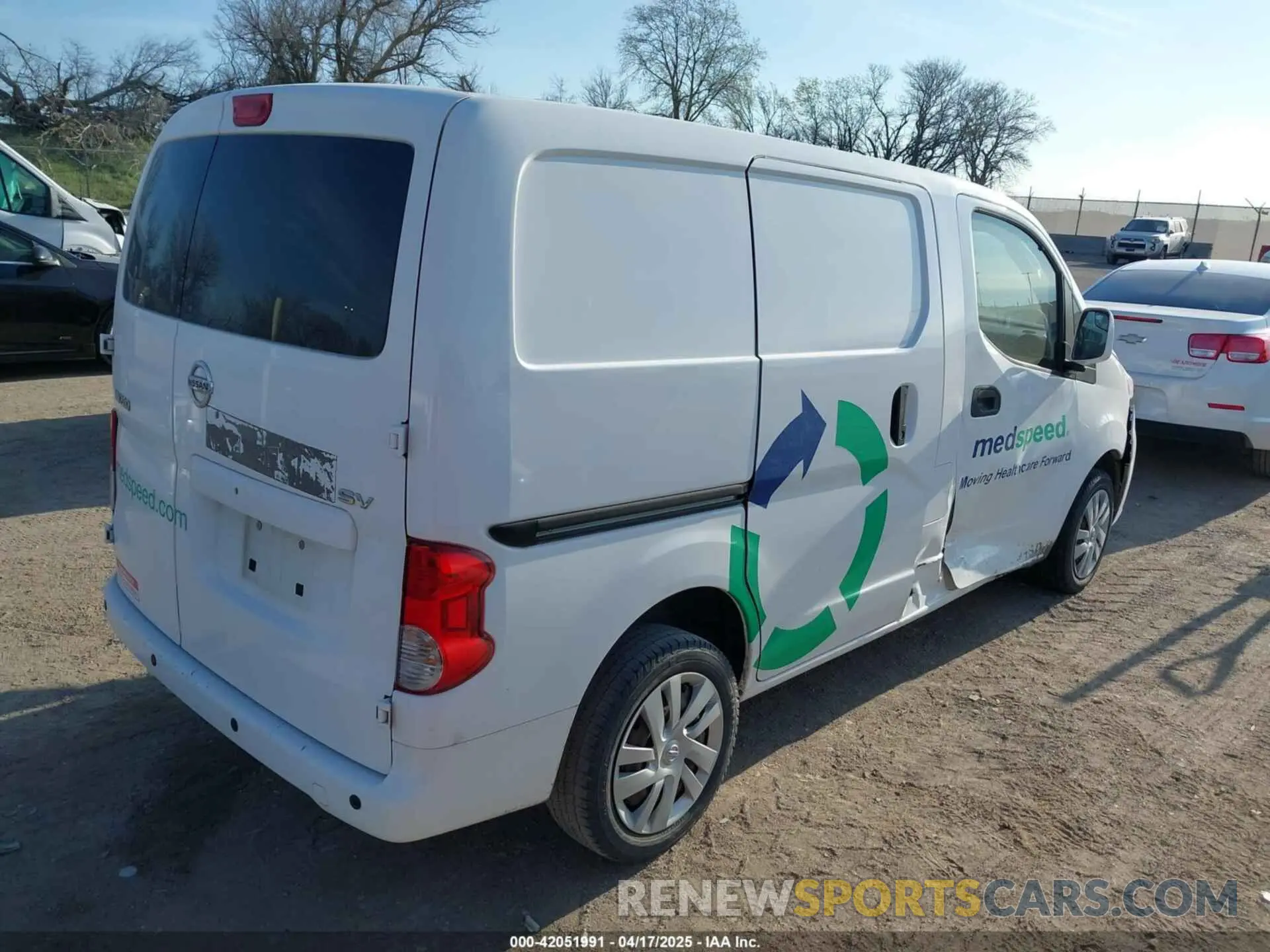 4 Photograph of a damaged car 3N6CM0KN7LK705236 NISSAN NV200  CARGO 2020
