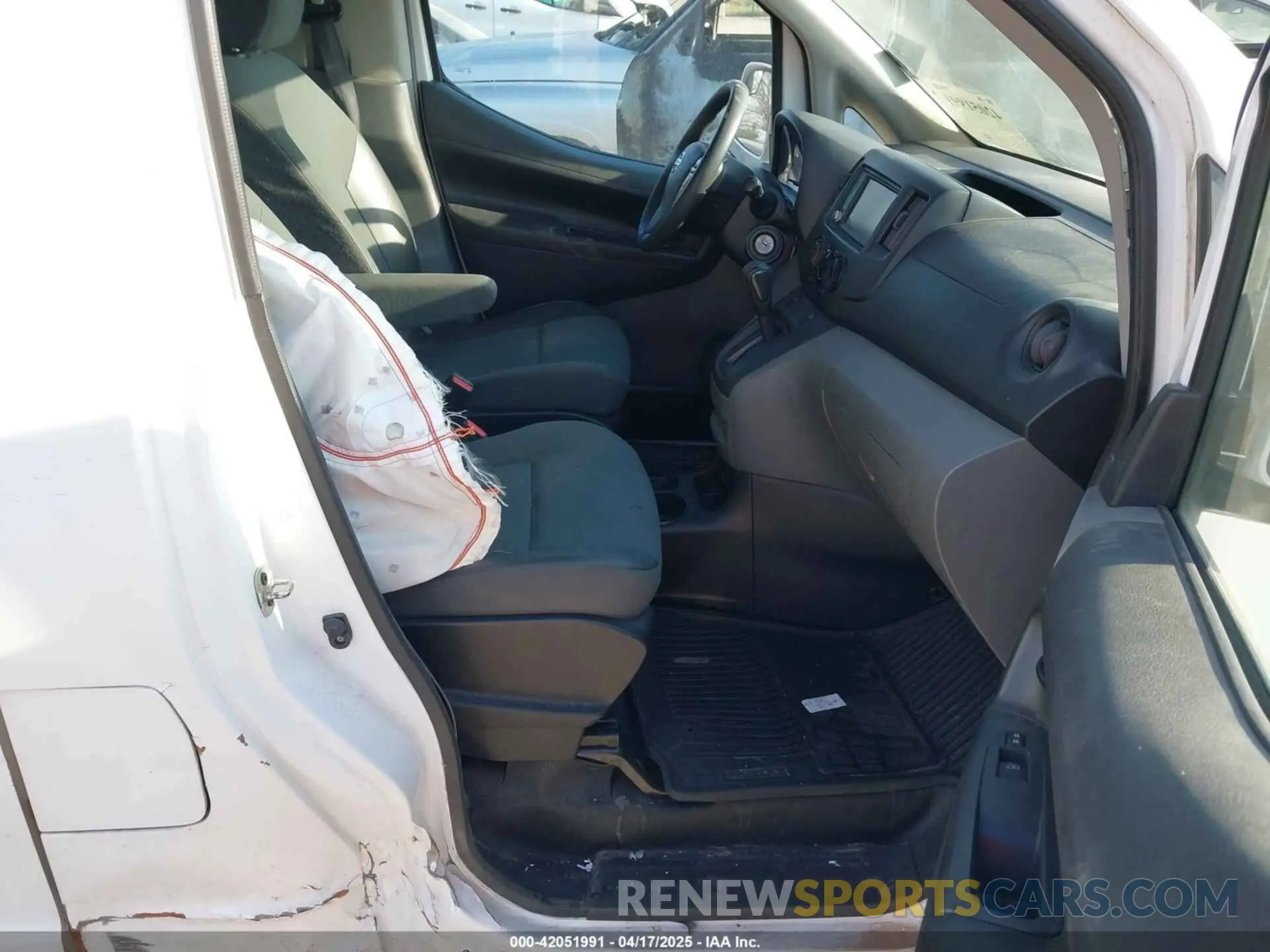 5 Photograph of a damaged car 3N6CM0KN7LK705236 NISSAN NV200  CARGO 2020