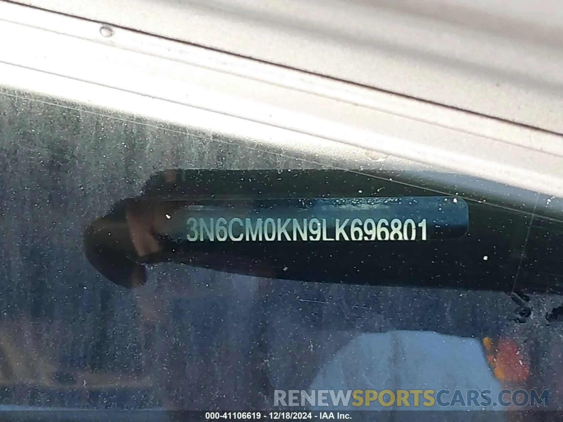 18 Photograph of a damaged car 3N6CM0KN9LK696801 NISSAN NV200  CARGO 2020