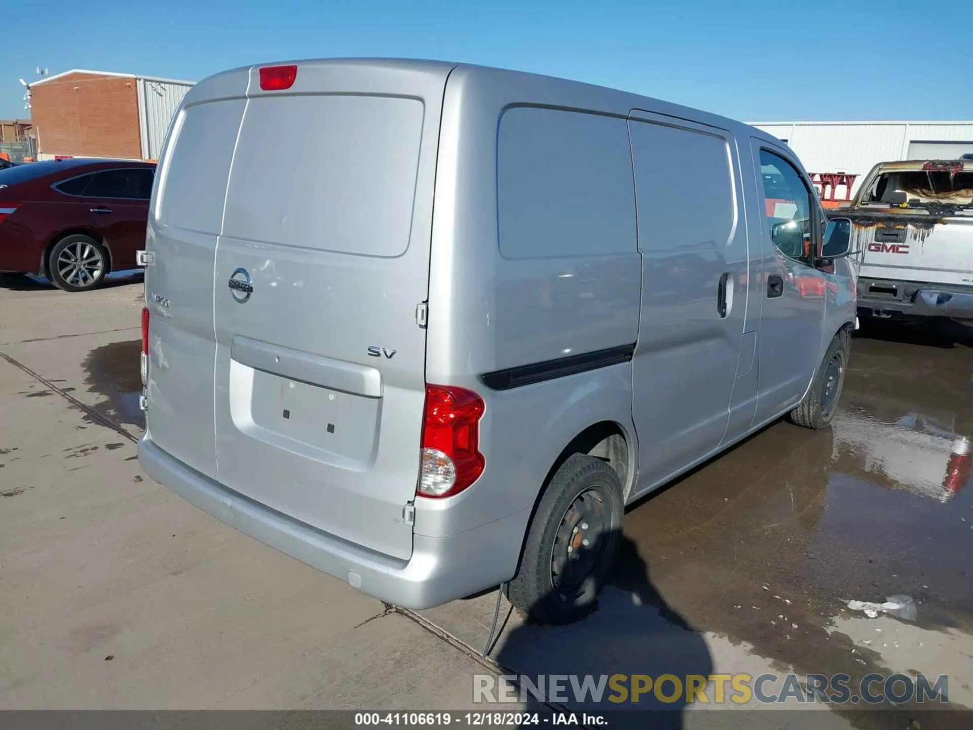4 Photograph of a damaged car 3N6CM0KN9LK696801 NISSAN NV200  CARGO 2020