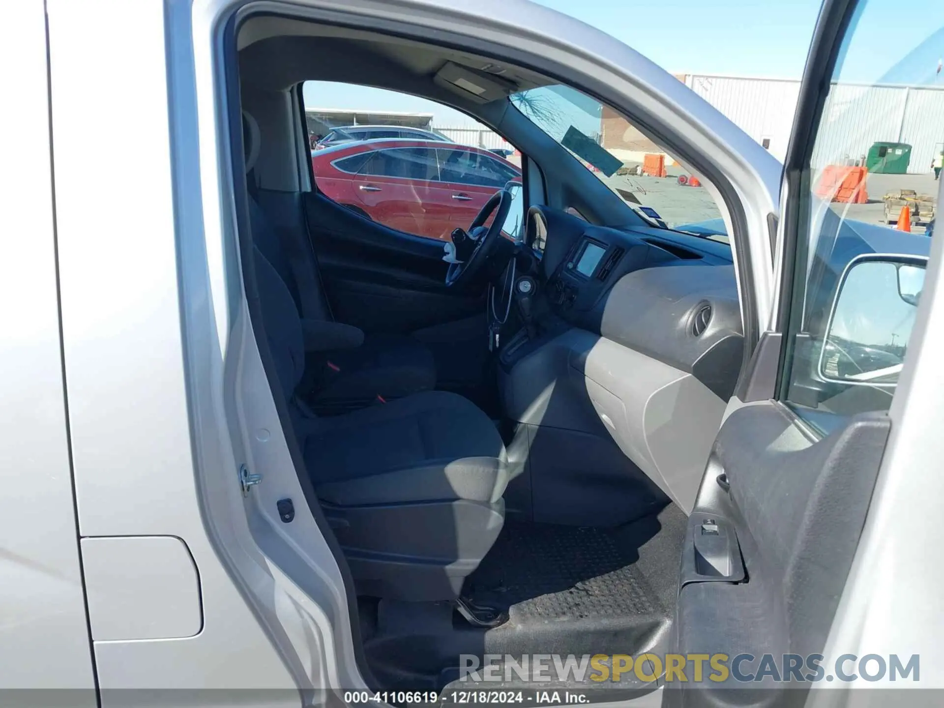 5 Photograph of a damaged car 3N6CM0KN9LK696801 NISSAN NV200  CARGO 2020
