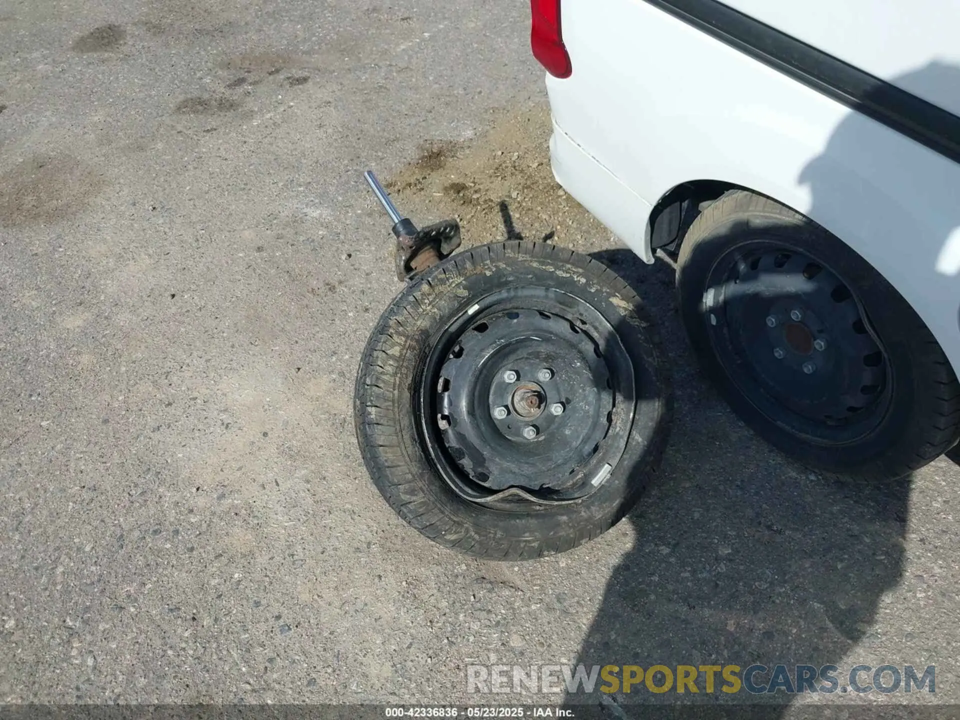 12 Photograph of a damaged car 3N6CM0KNXLK700354 NISSAN NV200  CARGO 2020