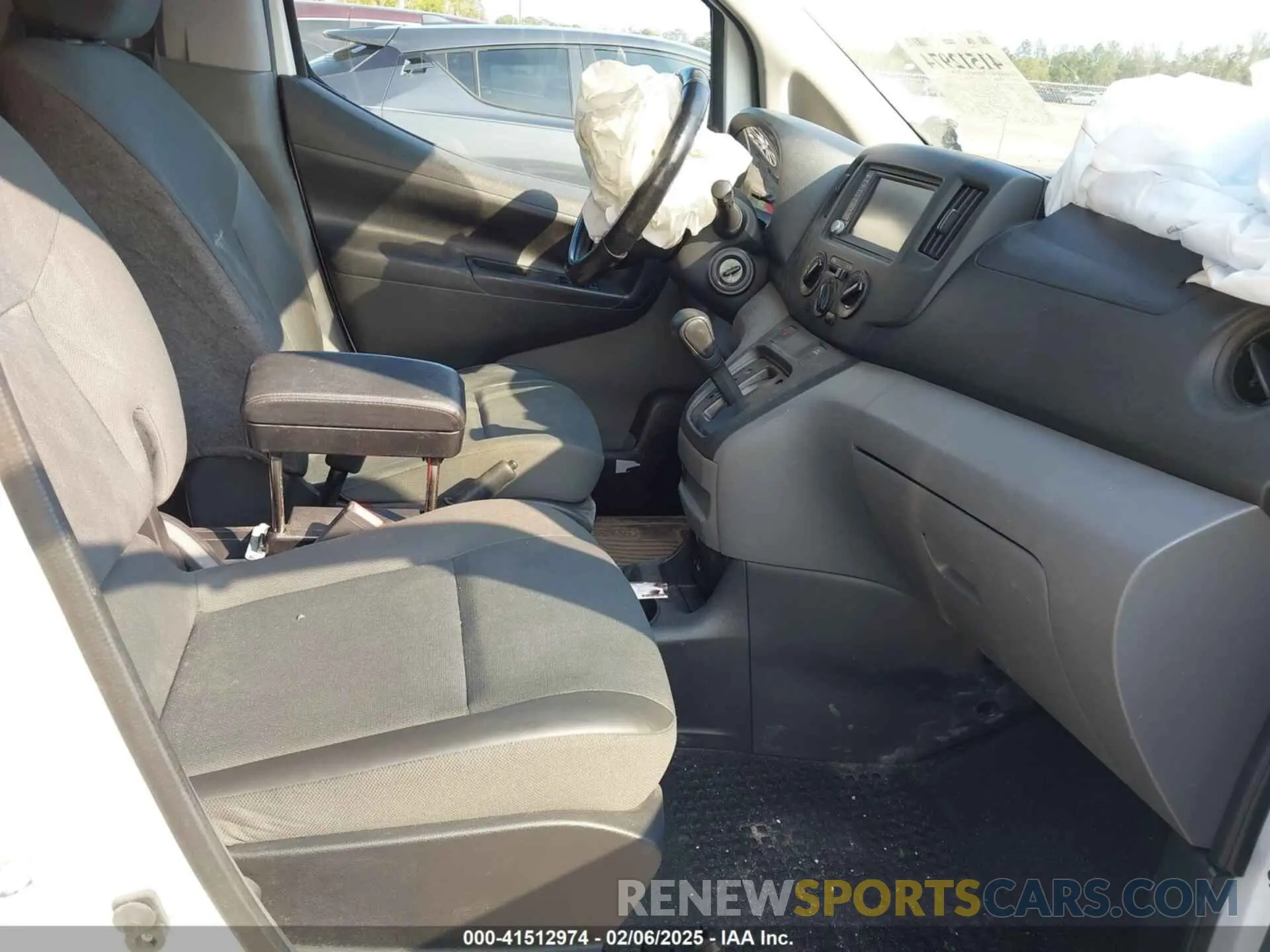 5 Photograph of a damaged car 3N6CM0KNXLK701326 NISSAN NV200  CARGO 2020