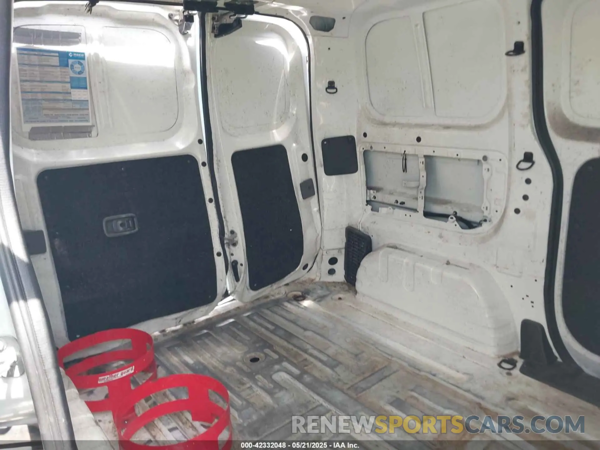 8 Photograph of a damaged car 3N6CM0KN0MK693609 NISSAN NV200  CARGO 2021