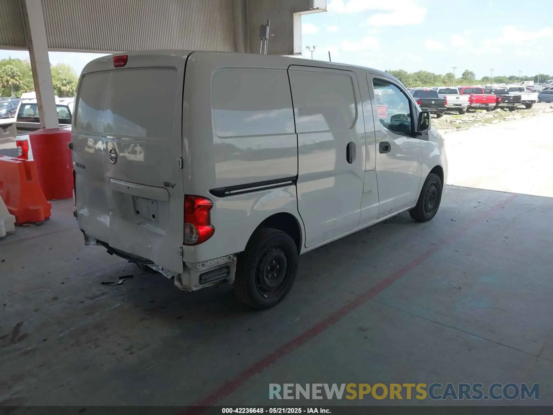 4 Photograph of a damaged car 3N6CM0KN1MK703807 NISSAN NV200  CARGO 2021