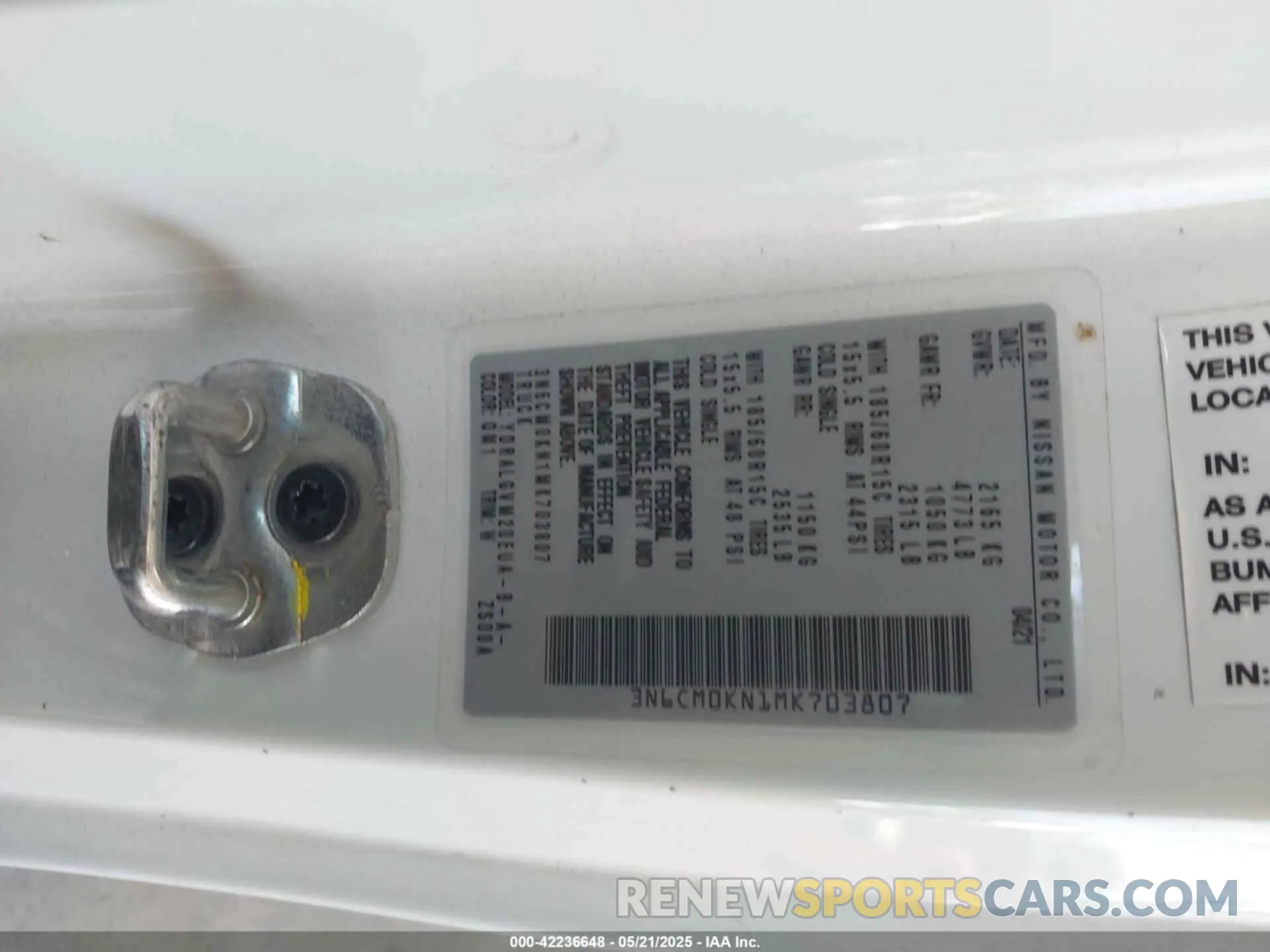 9 Photograph of a damaged car 3N6CM0KN1MK703807 NISSAN NV200  CARGO 2021