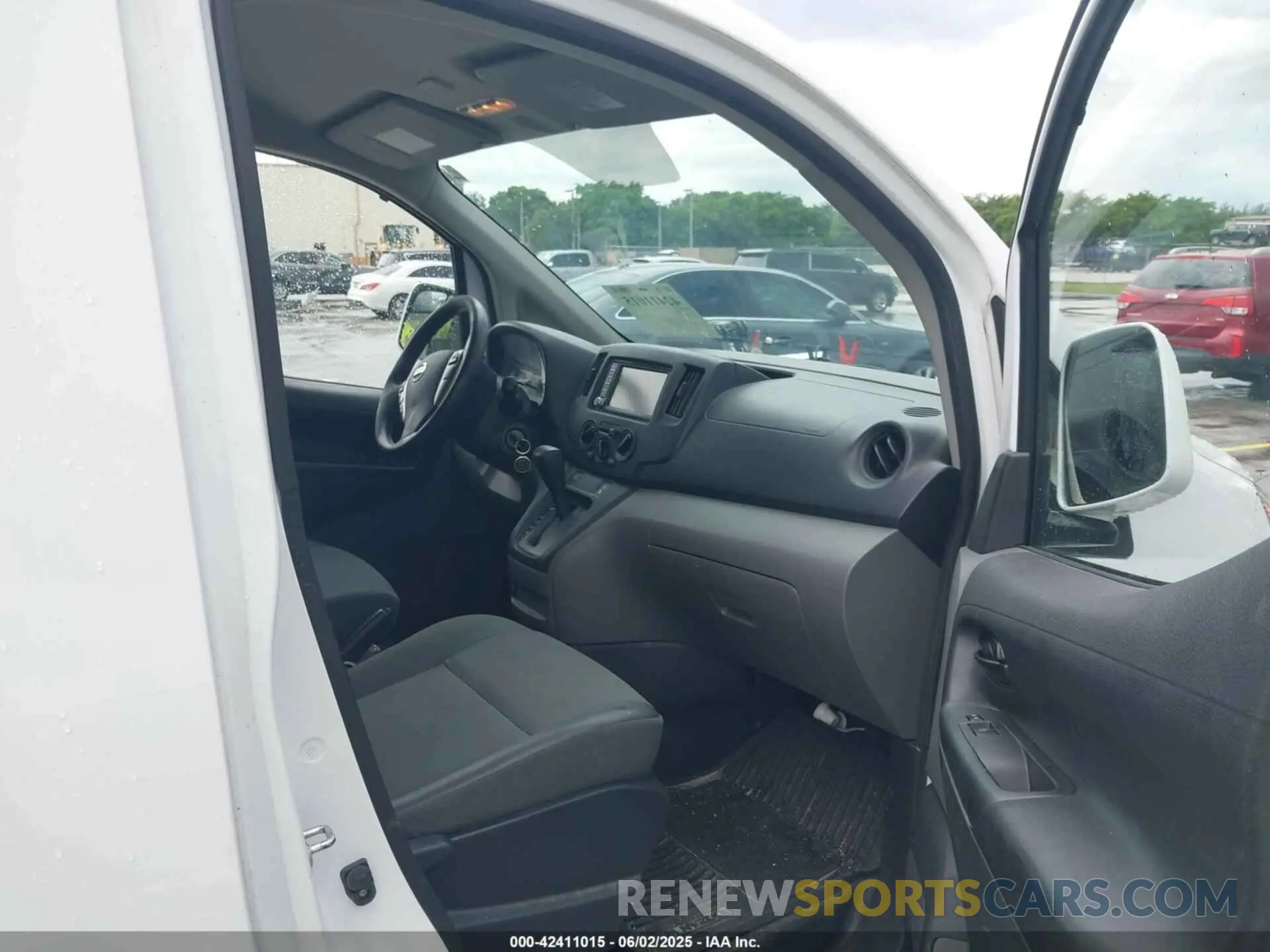5 Photograph of a damaged car 3N6CM0KN2MK705758 NISSAN NV200  CARGO 2021