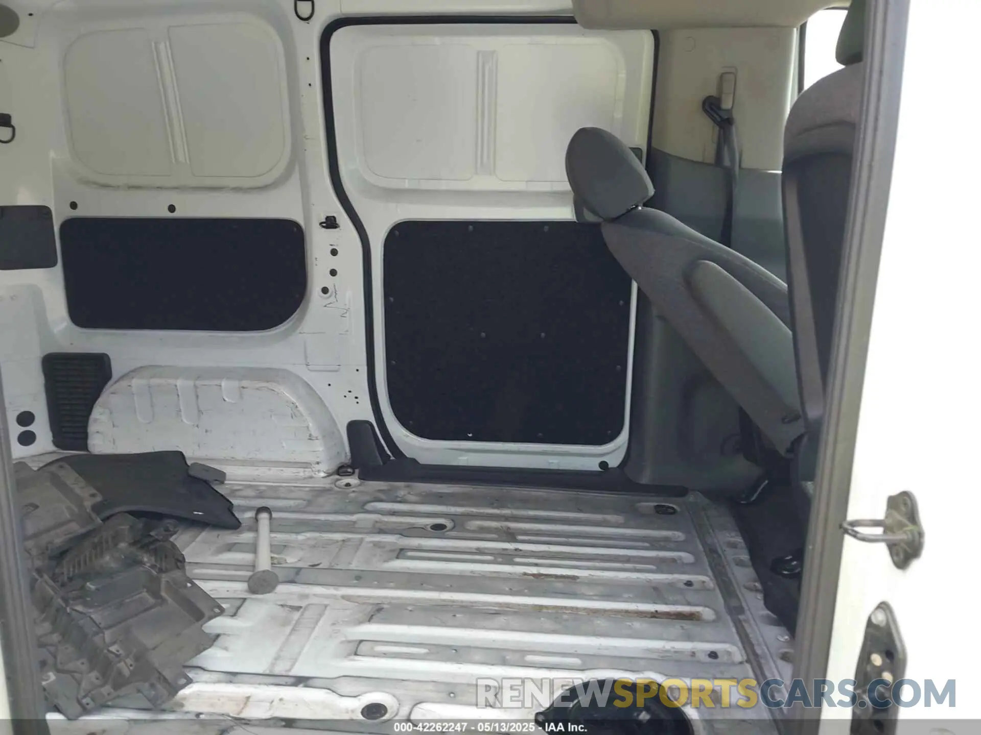 8 Photograph of a damaged car 3N6CM0KN3MK706501 NISSAN NV200  CARGO 2021