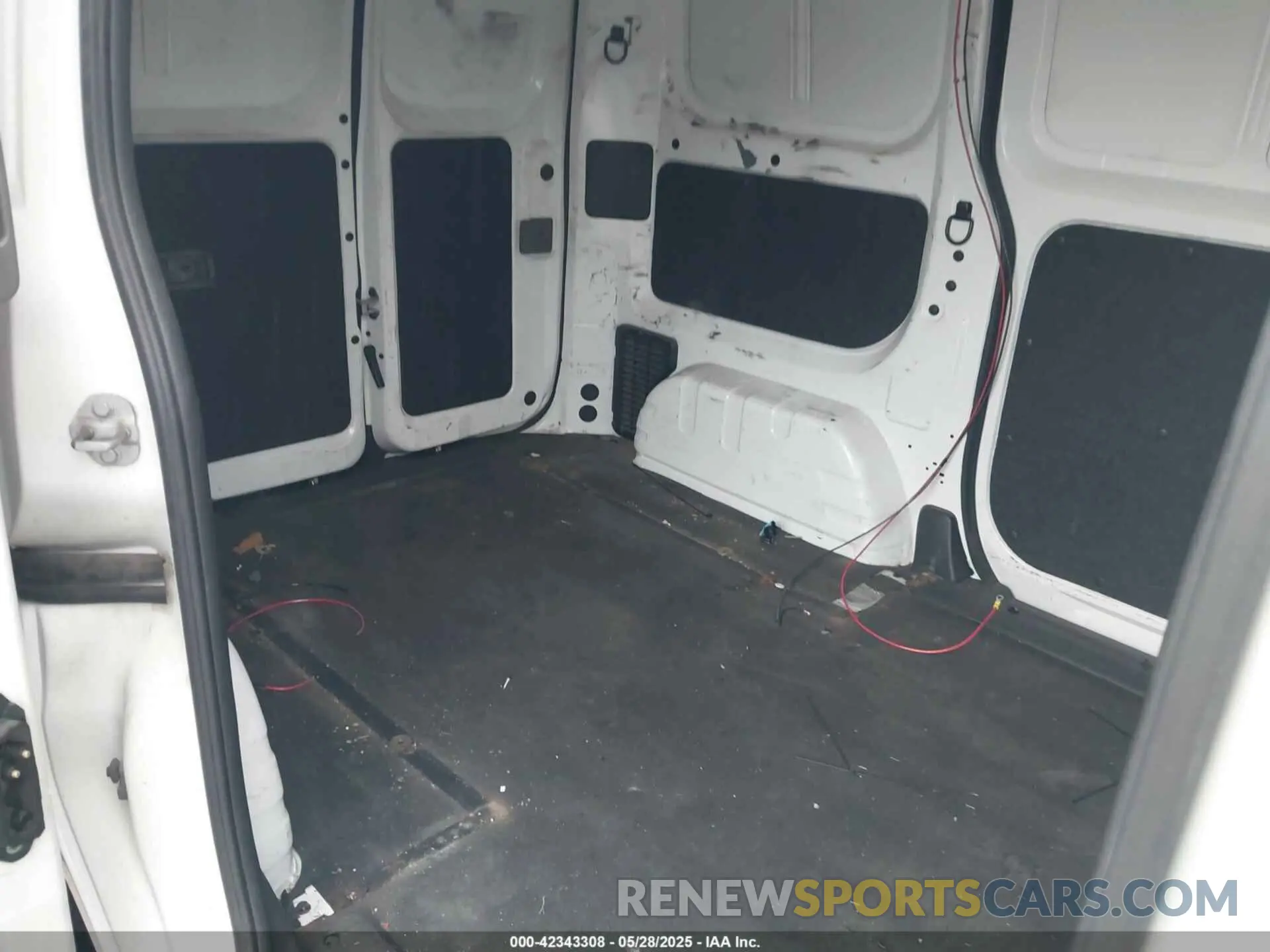 8 Photograph of a damaged car 3N6CM0KNXMK690197 NISSAN NV200  CARGO 2021