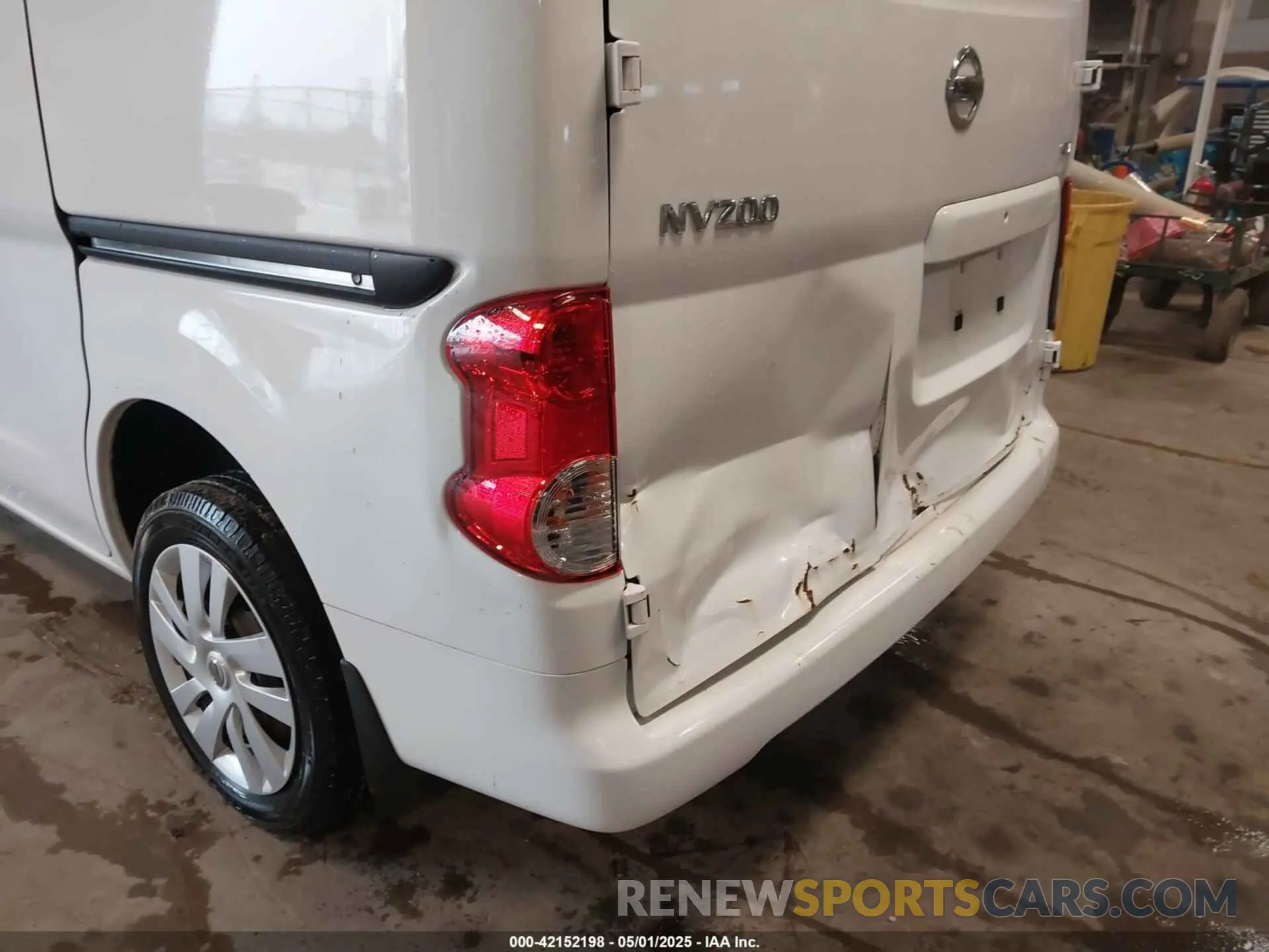 18 Photograph of a damaged car 3N6CM0KN6LK694102 NISSAN NV200 COMPACT CARGO 2020