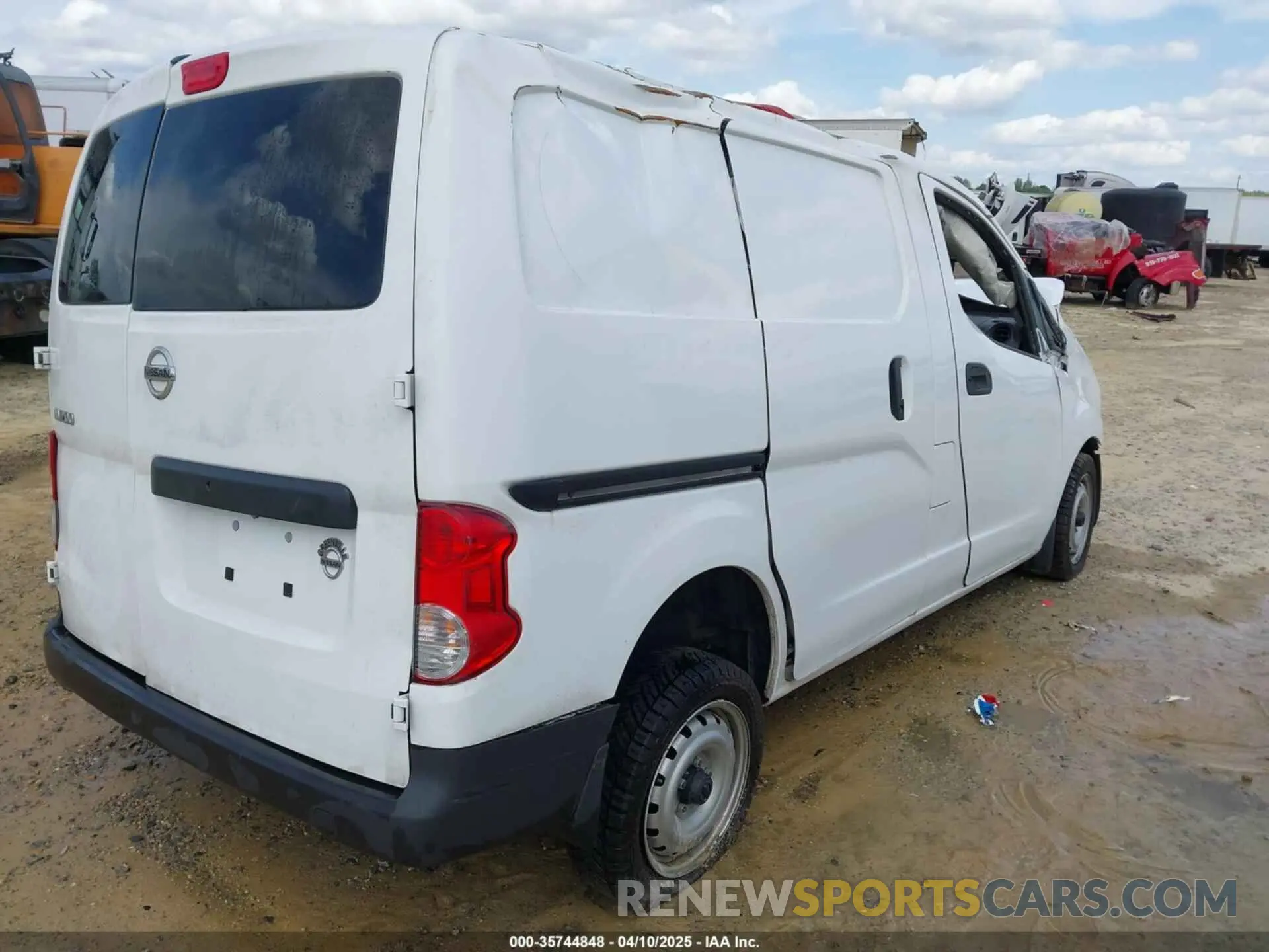 4 Photograph of a damaged car 3N6CM0KN9MK695343 NISSAN NV200 COMPACT CARGO 2021