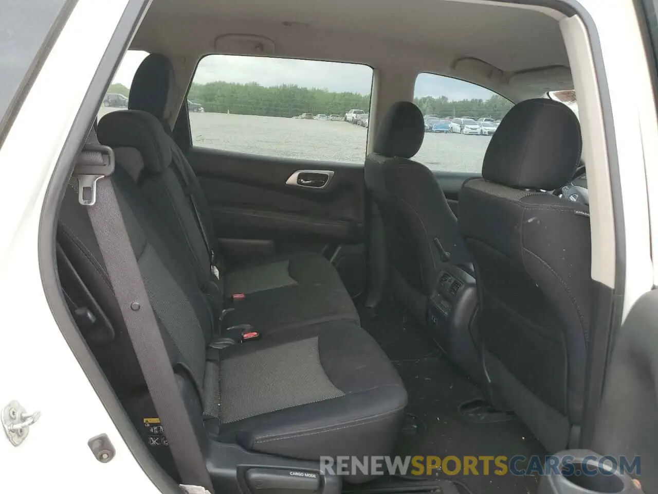 11 Photograph of a damaged car 5N1DR2MM0KC590634 NISSAN PATHFINDER 2019