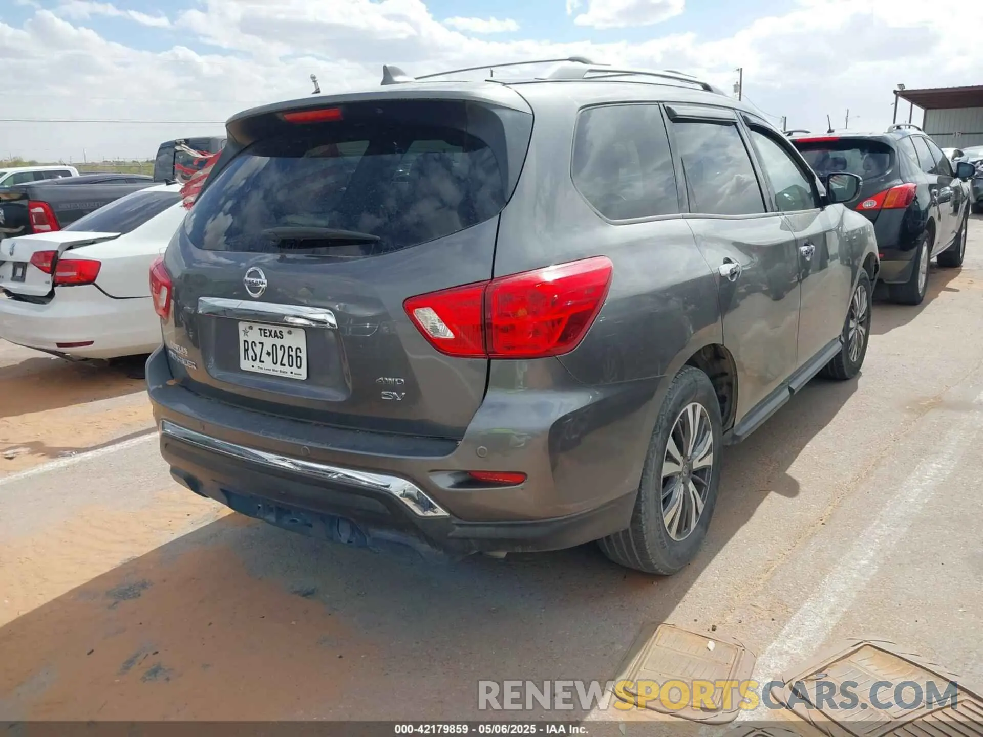 4 Photograph of a damaged car 5N1DR2MM0KC595624 NISSAN PATHFINDER 2019