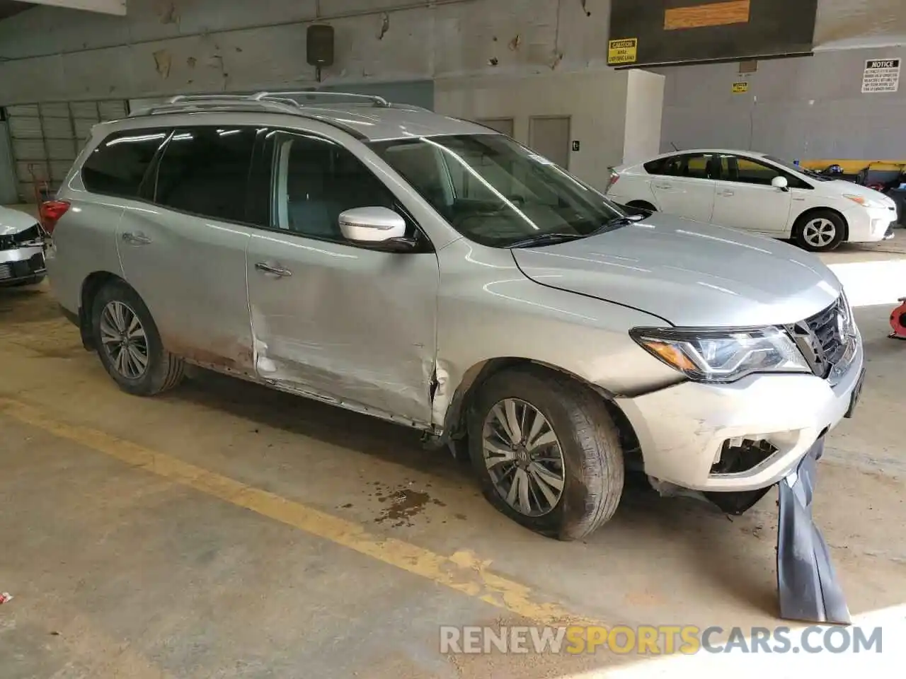 4 Photograph of a damaged car 5N1DR2MM0KC646703 NISSAN PATHFINDER 2019