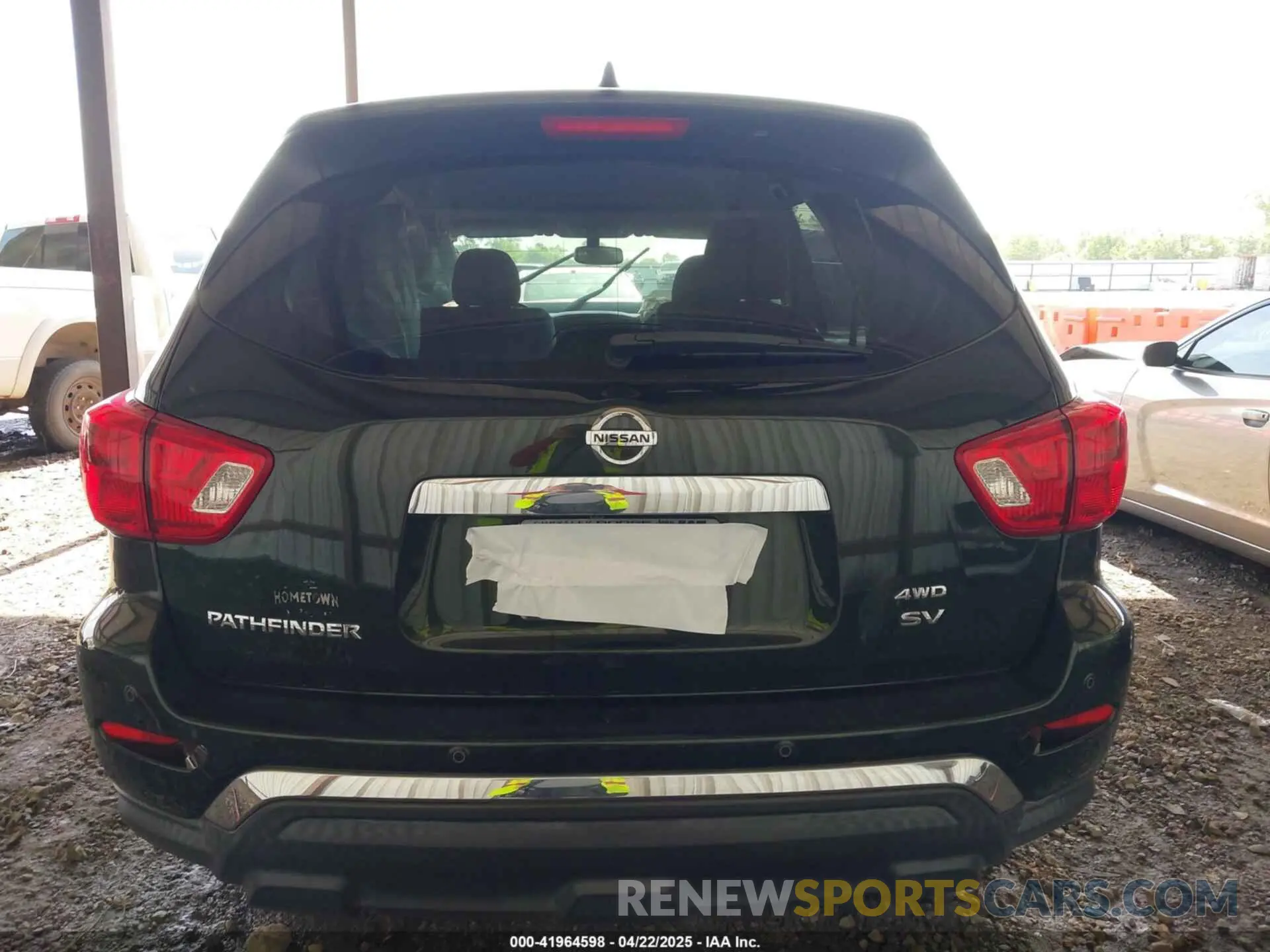 17 Photograph of a damaged car 5N1DR2MM2KC576444 NISSAN PATHFINDER 2019