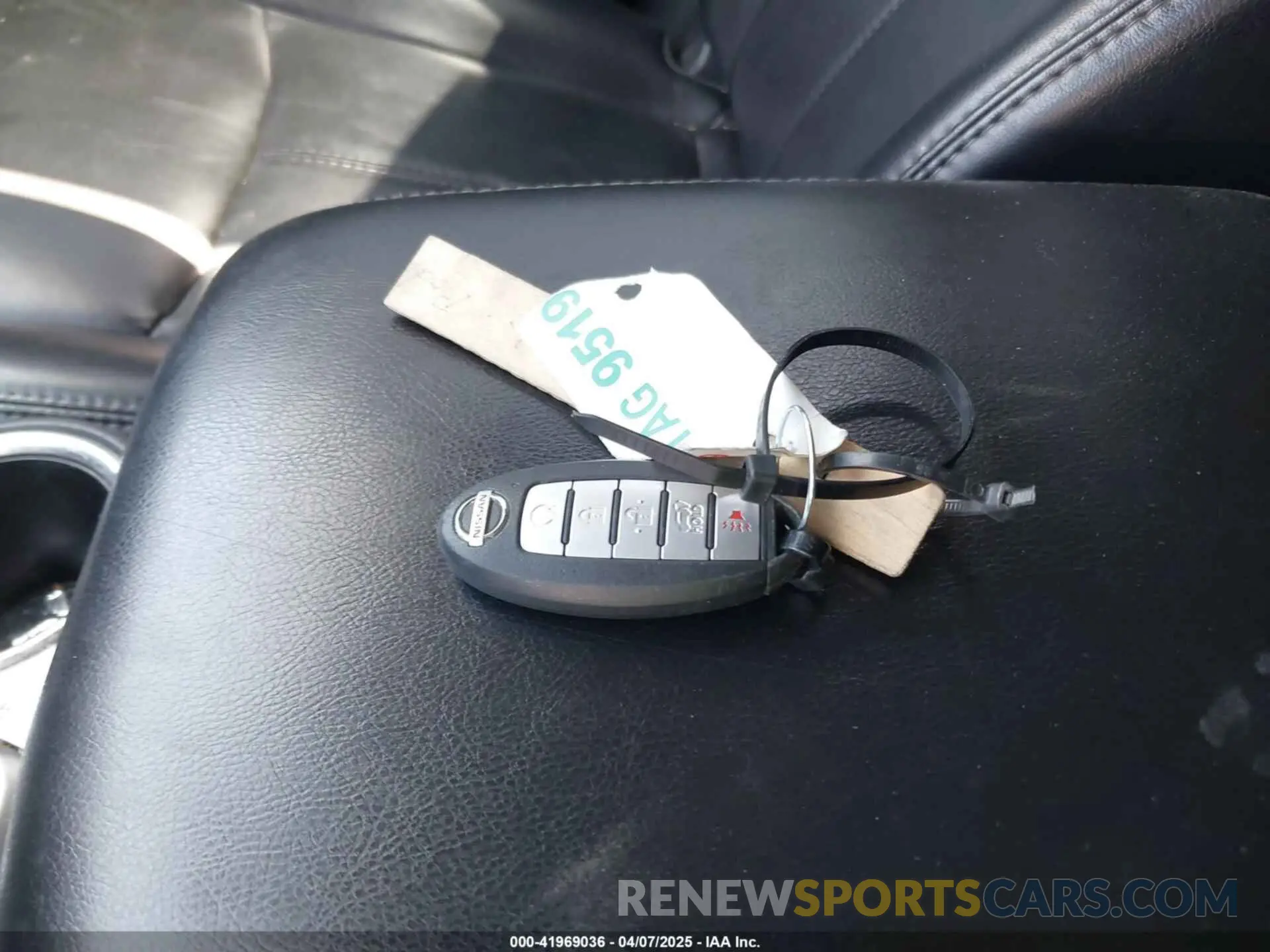 11 Photograph of a damaged car 5N1DR2MM2KC606350 NISSAN PATHFINDER 2019