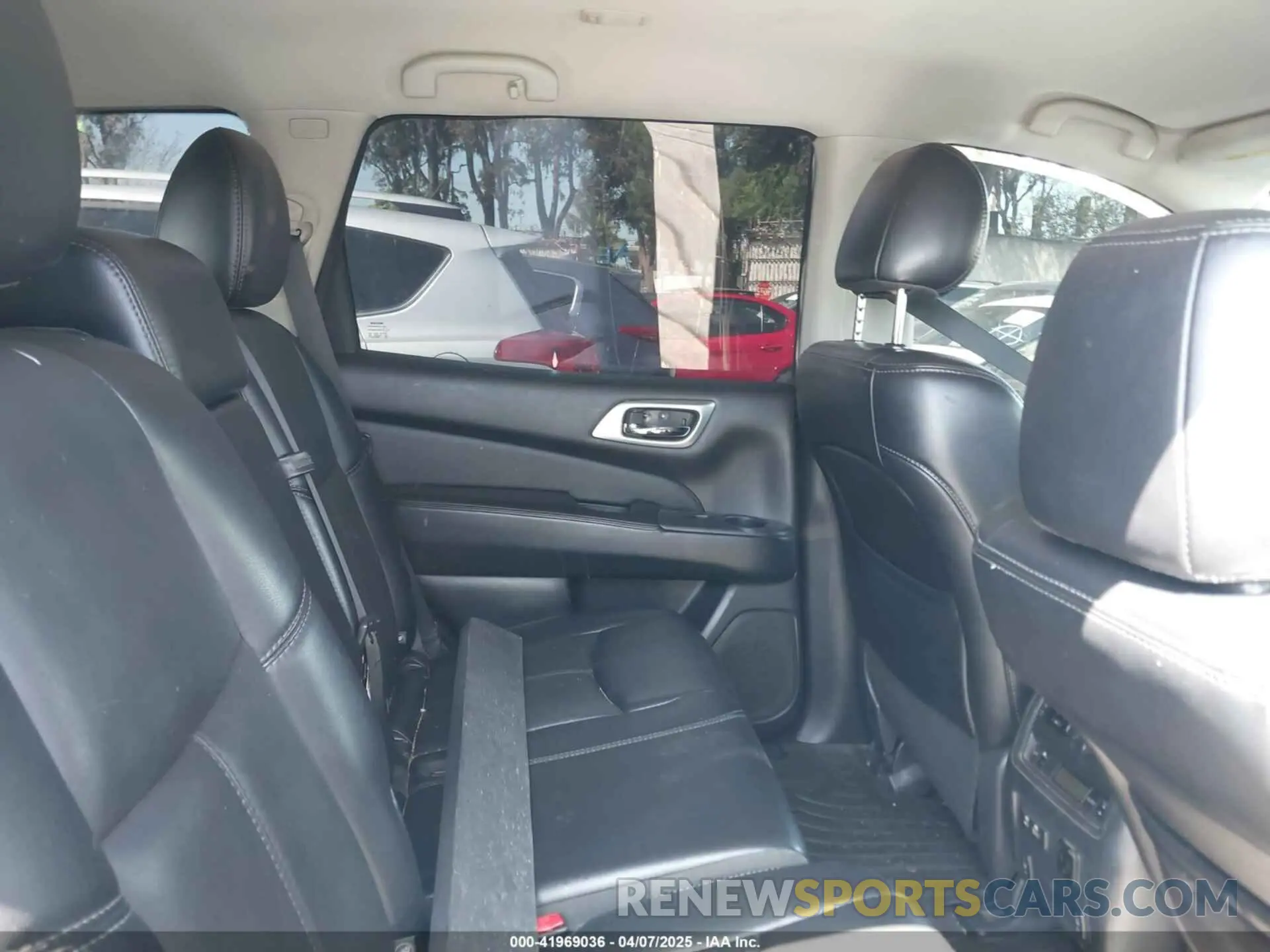 8 Photograph of a damaged car 5N1DR2MM2KC606350 NISSAN PATHFINDER 2019