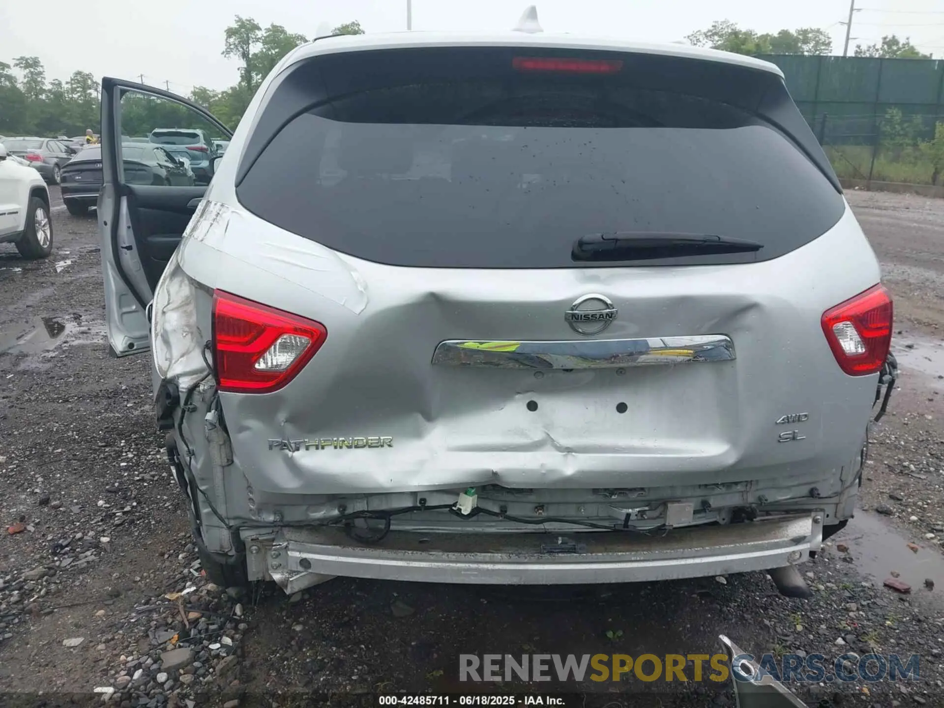 17 Photograph of a damaged car 5N1DR2MM2KC621799 NISSAN PATHFINDER 2019