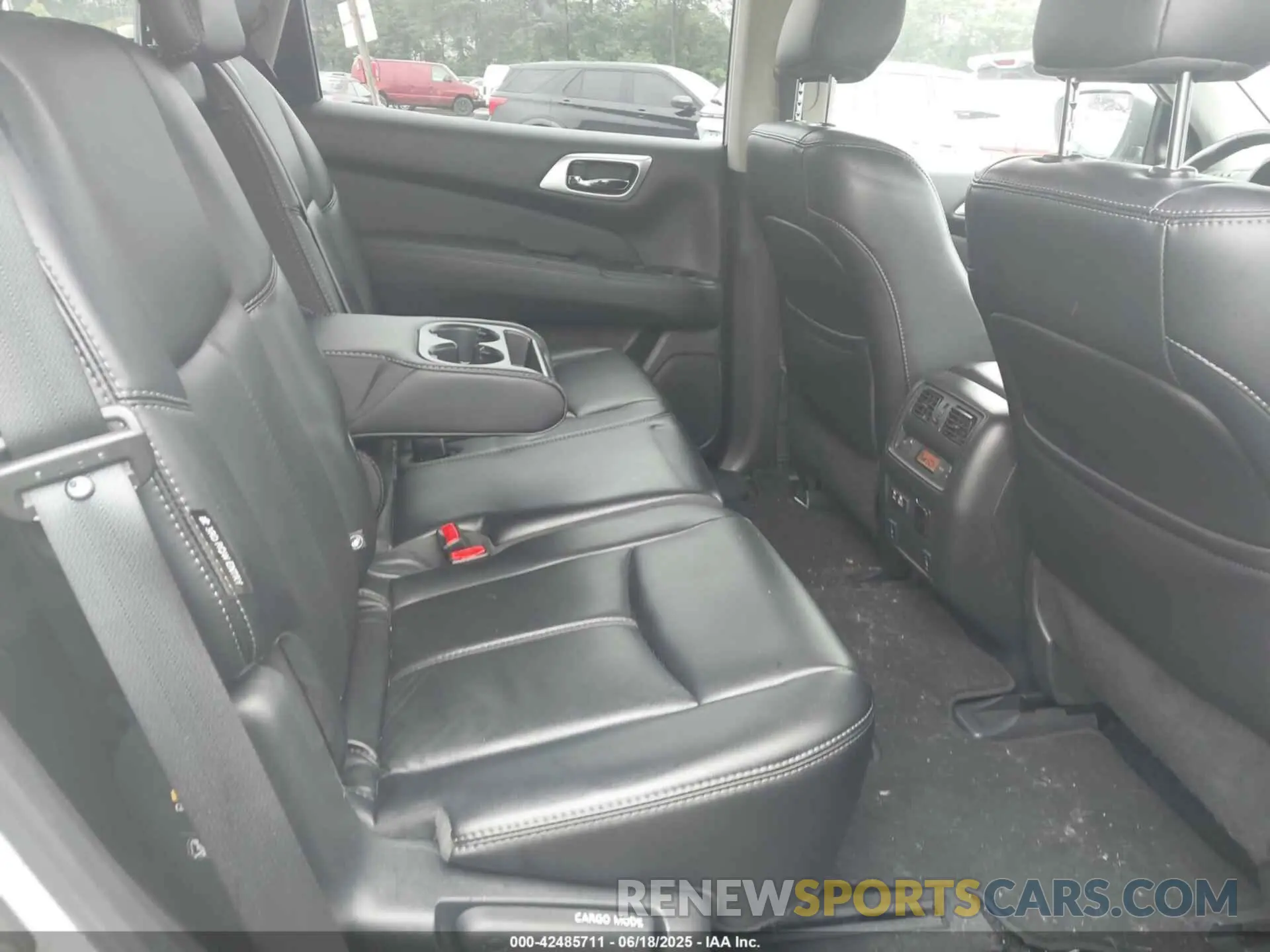 8 Photograph of a damaged car 5N1DR2MM2KC621799 NISSAN PATHFINDER 2019