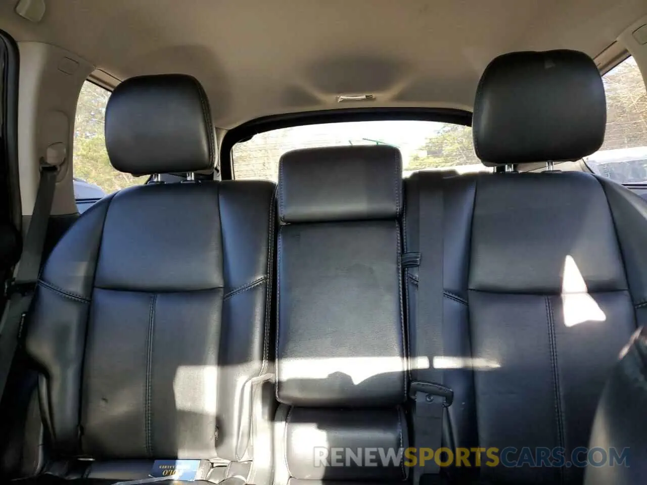 10 Photograph of a damaged car 5N1DR2MM3KC588909 NISSAN PATHFINDER 2019