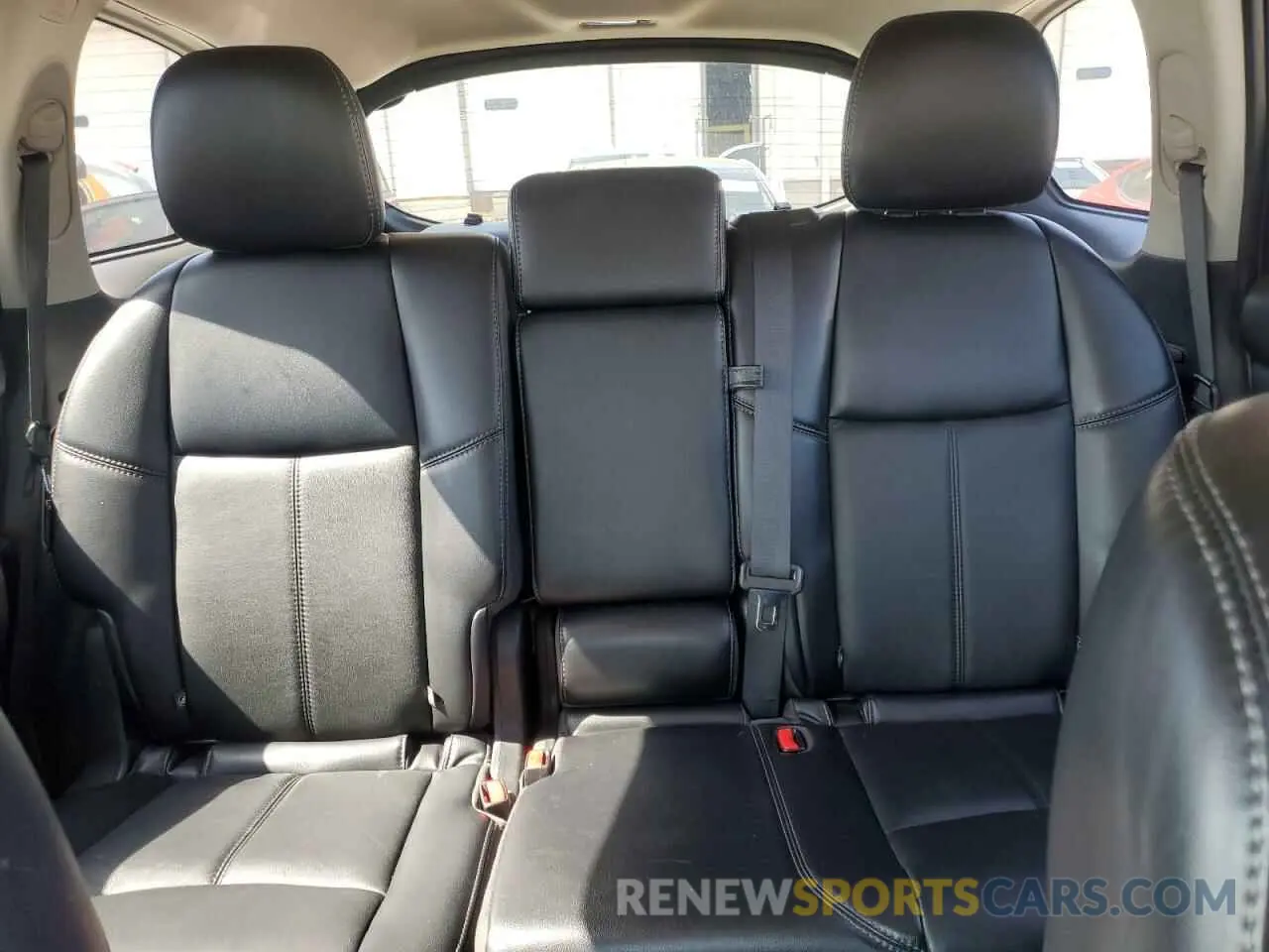 10 Photograph of a damaged car 5N1DR2MM3KC635355 NISSAN PATHFINDER 2019