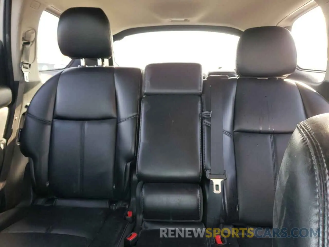 10 Photograph of a damaged car 5N1DR2MM3KC636358 NISSAN PATHFINDER 2019