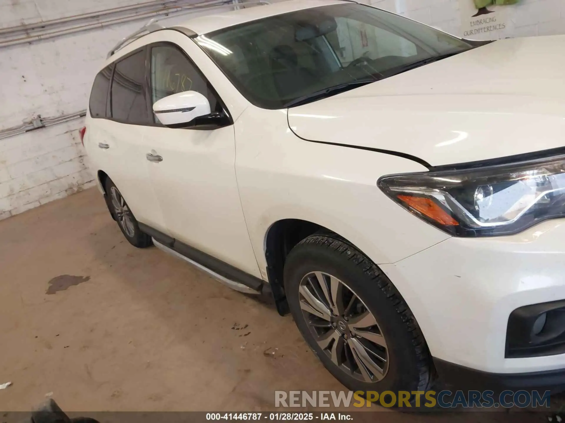 1 Photograph of a damaged car 5N1DR2MM3KC641608 NISSAN PATHFINDER 2019