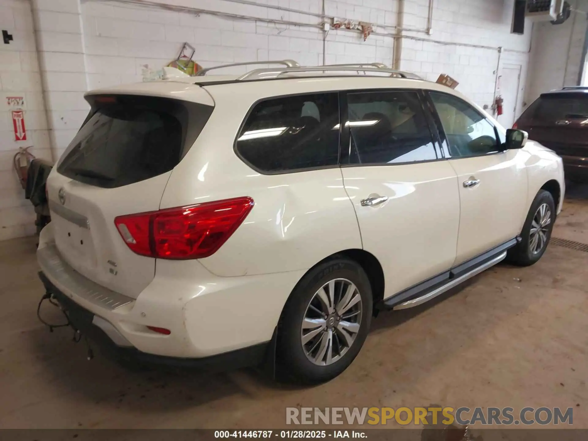 4 Photograph of a damaged car 5N1DR2MM3KC641608 NISSAN PATHFINDER 2019
