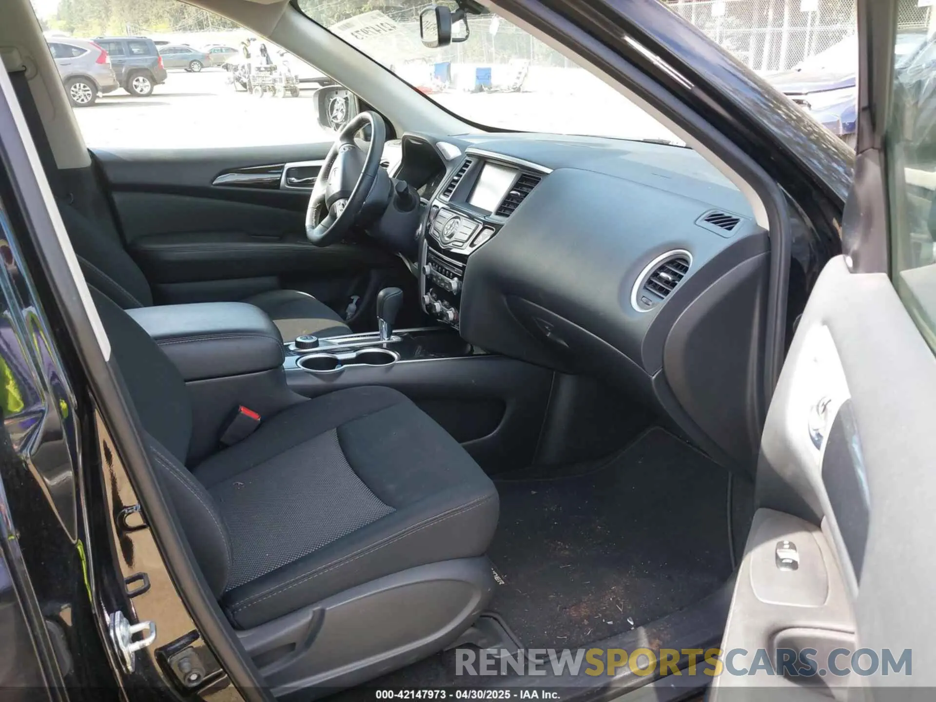5 Photograph of a damaged car 5N1DR2MM4KC579118 NISSAN PATHFINDER 2019