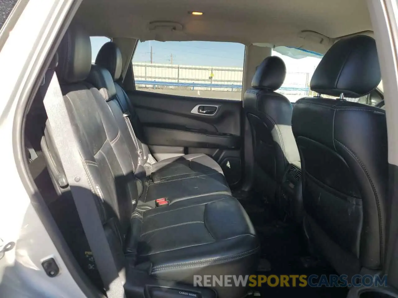 11 Photograph of a damaged car 5N1DR2MM4KC613462 NISSAN PATHFINDER 2019