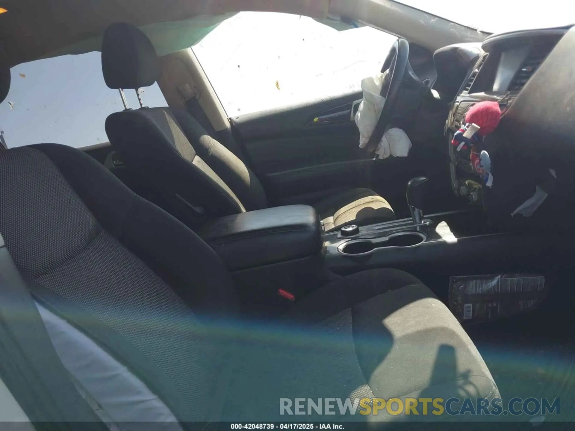 5 Photograph of a damaged car 5N1DR2MM4KC638264 NISSAN PATHFINDER 2019