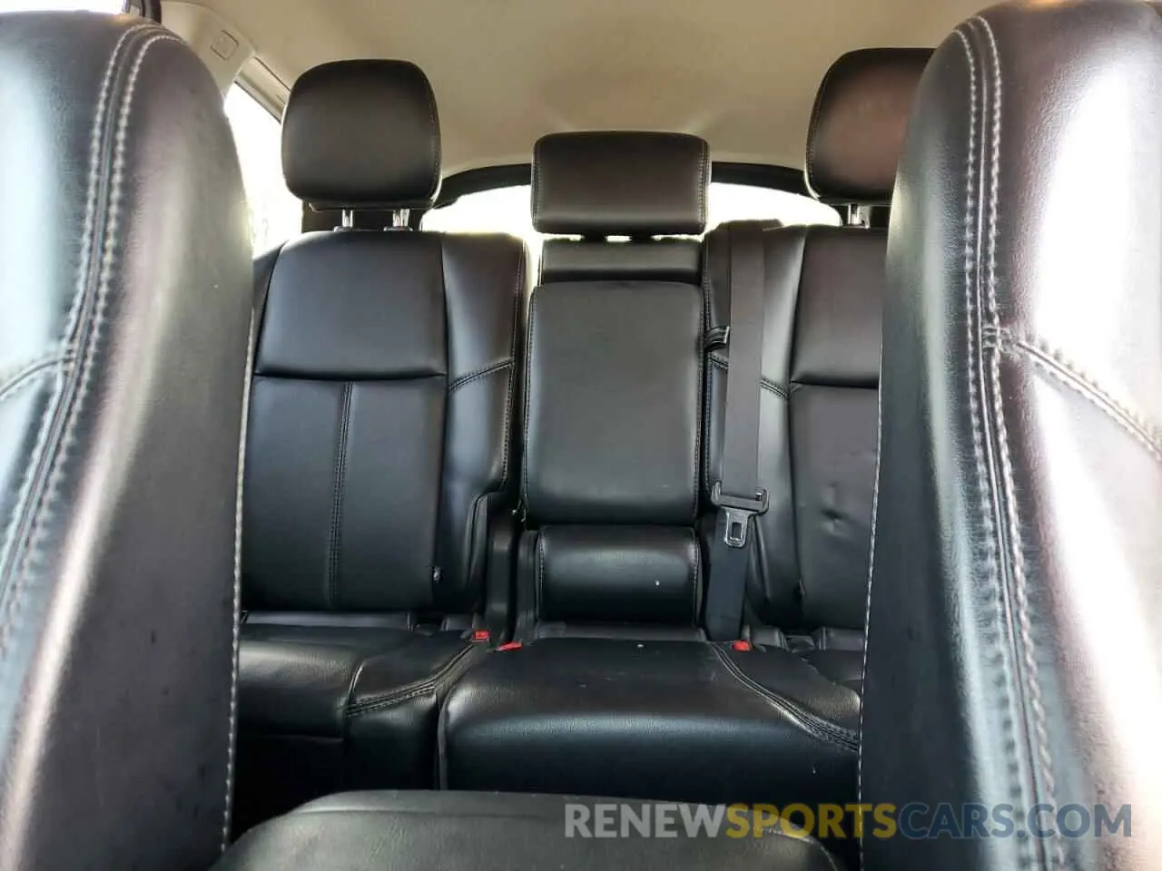 10 Photograph of a damaged car 5N1DR2MM4KC644856 NISSAN PATHFINDER 2019