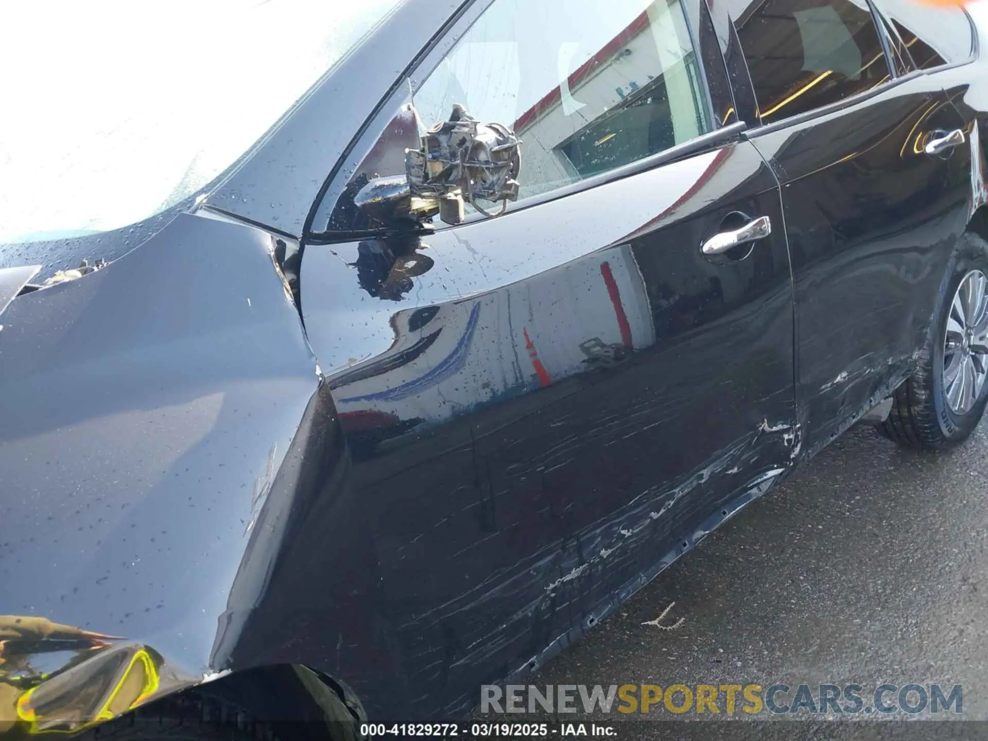 19 Photograph of a damaged car 5N1DR2MM6KC599399 NISSAN PATHFINDER 2019