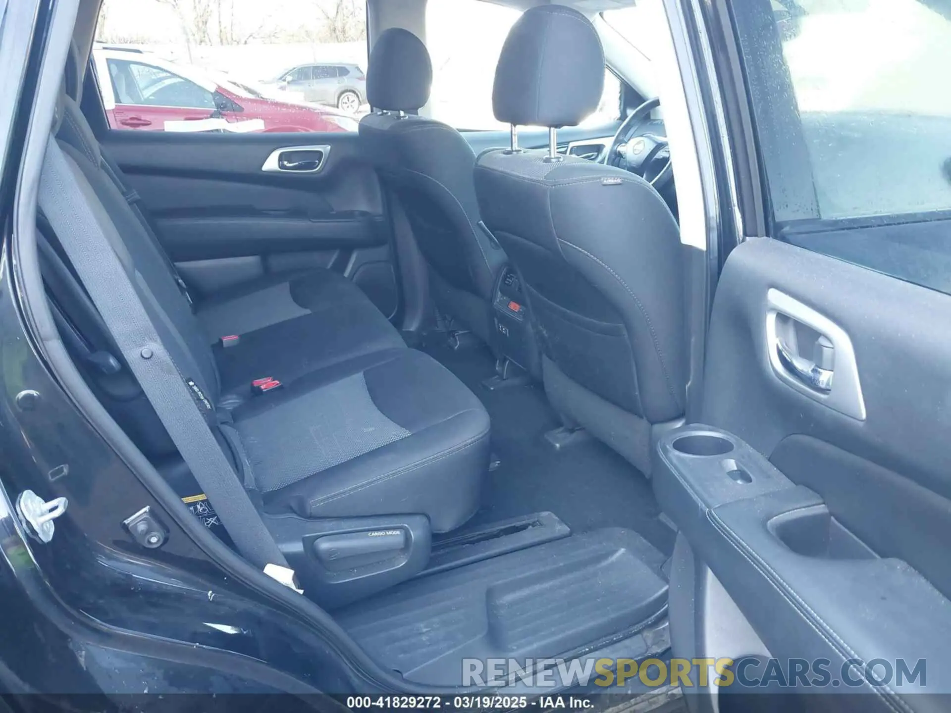 8 Photograph of a damaged car 5N1DR2MM6KC599399 NISSAN PATHFINDER 2019