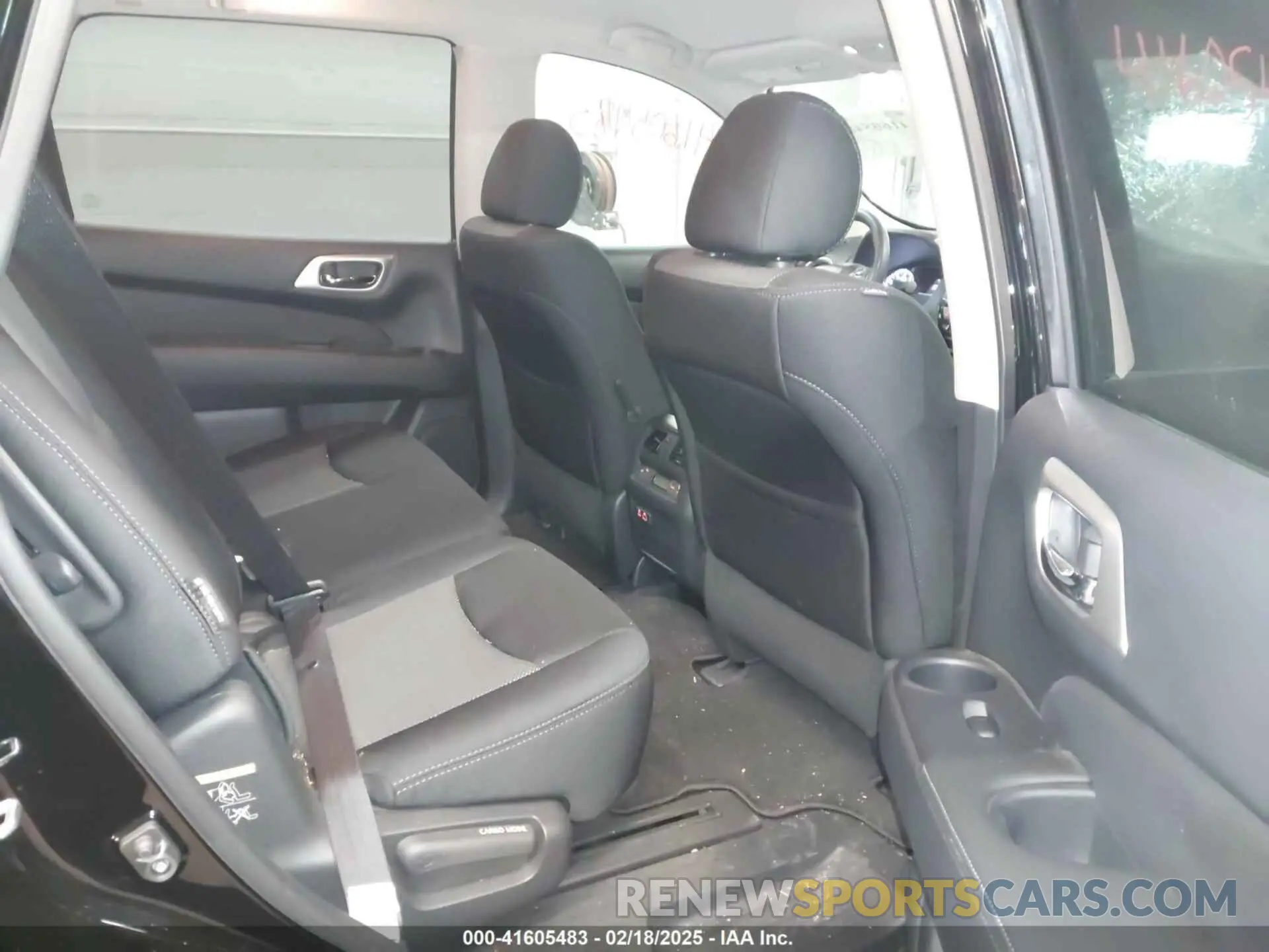 8 Photograph of a damaged car 5N1DR2MM6KC645748 NISSAN PATHFINDER 2019