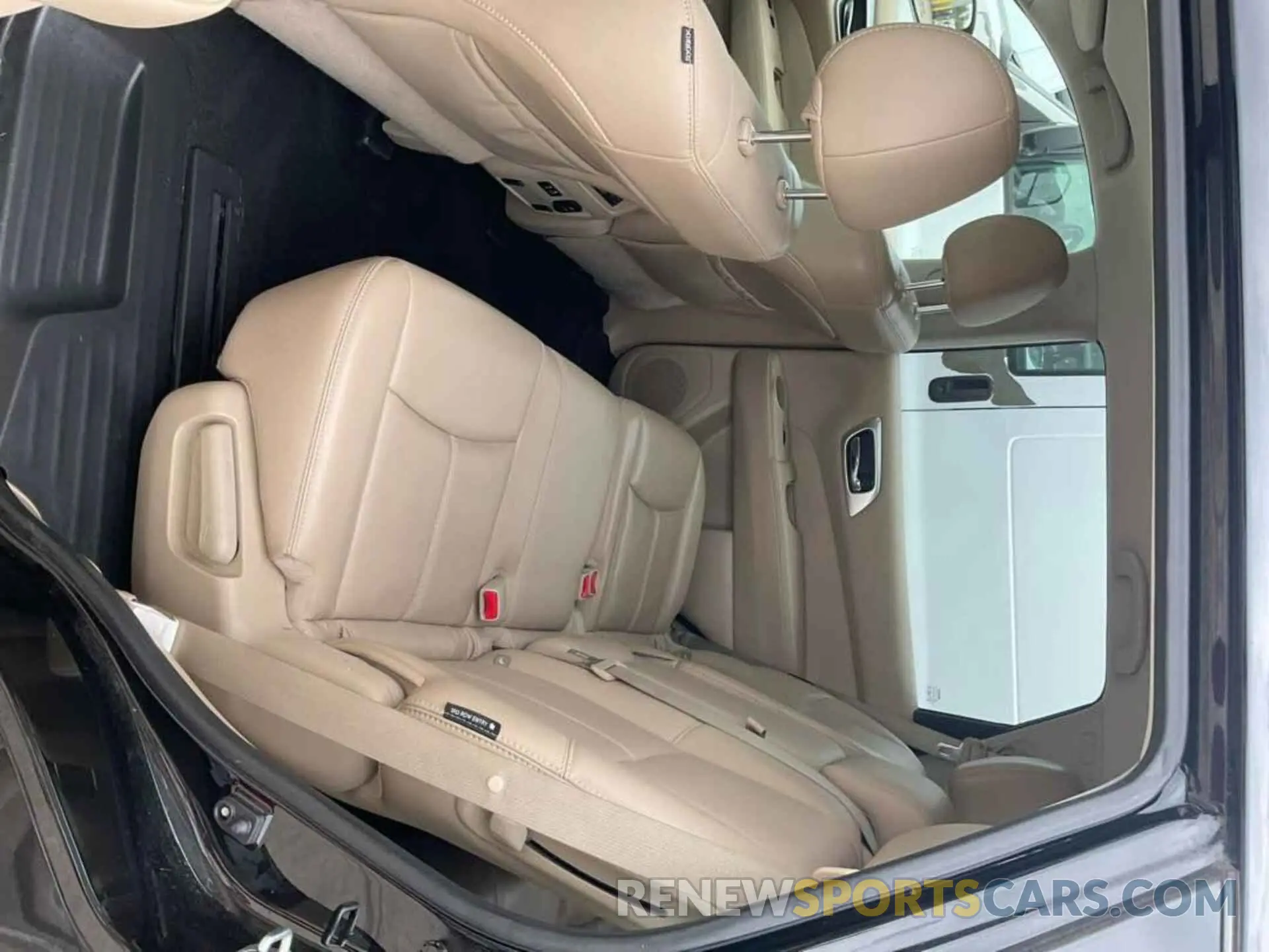 16 Photograph of a damaged car 5N1DR2MM7KC612676 NISSAN PATHFINDER 2019