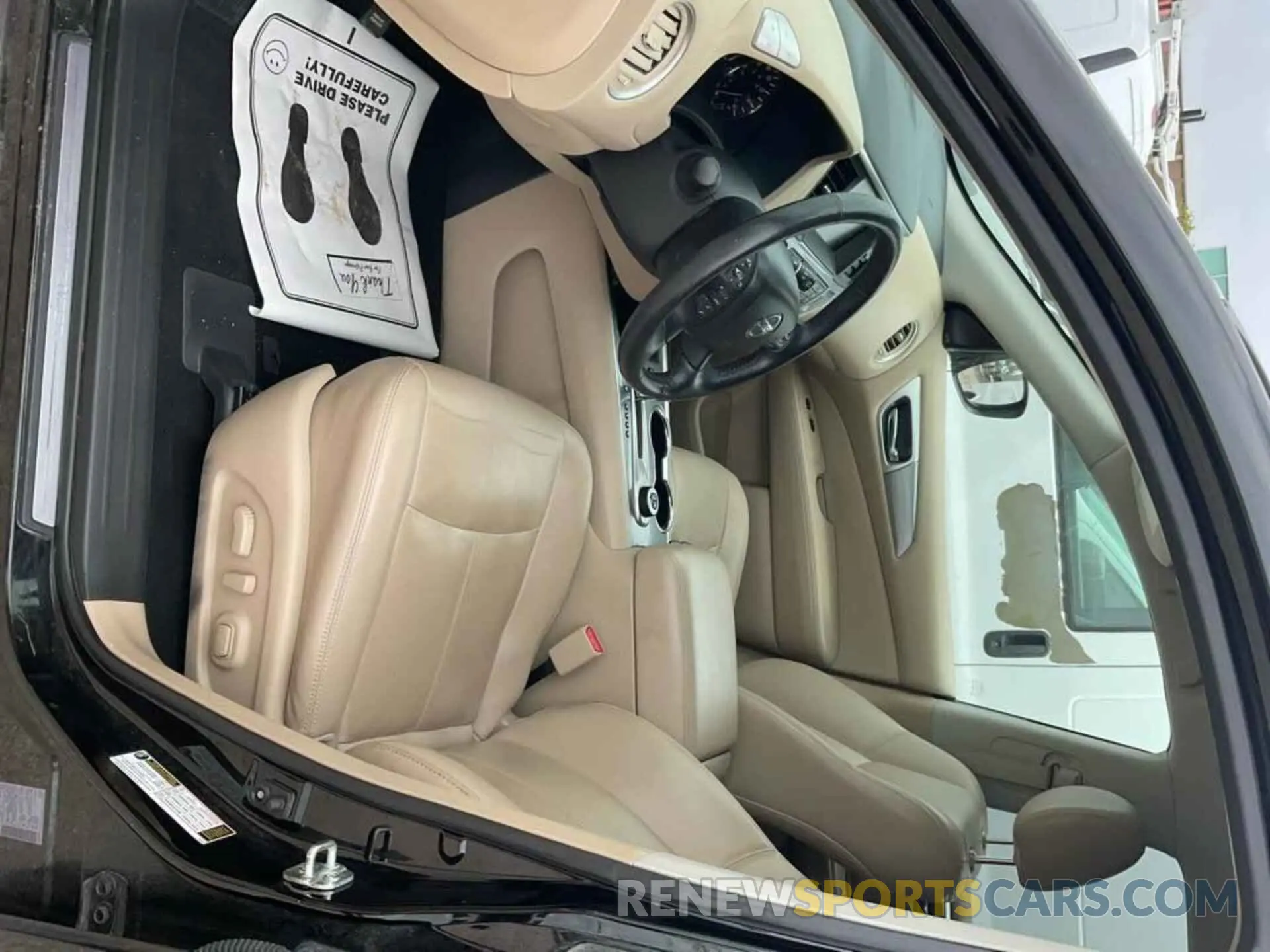 8 Photograph of a damaged car 5N1DR2MM7KC612676 NISSAN PATHFINDER 2019
