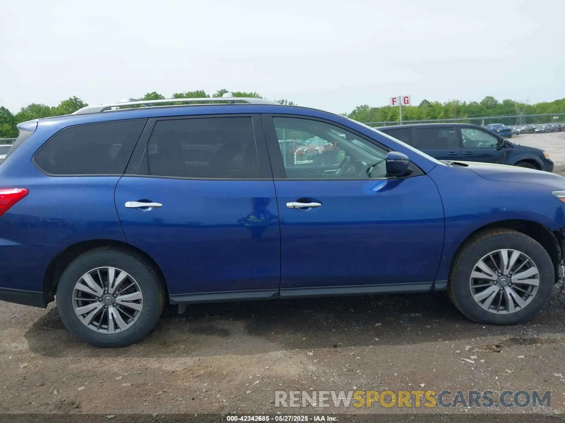 13 Photograph of a damaged car 5N1DR2MM7KC617117 NISSAN PATHFINDER 2019