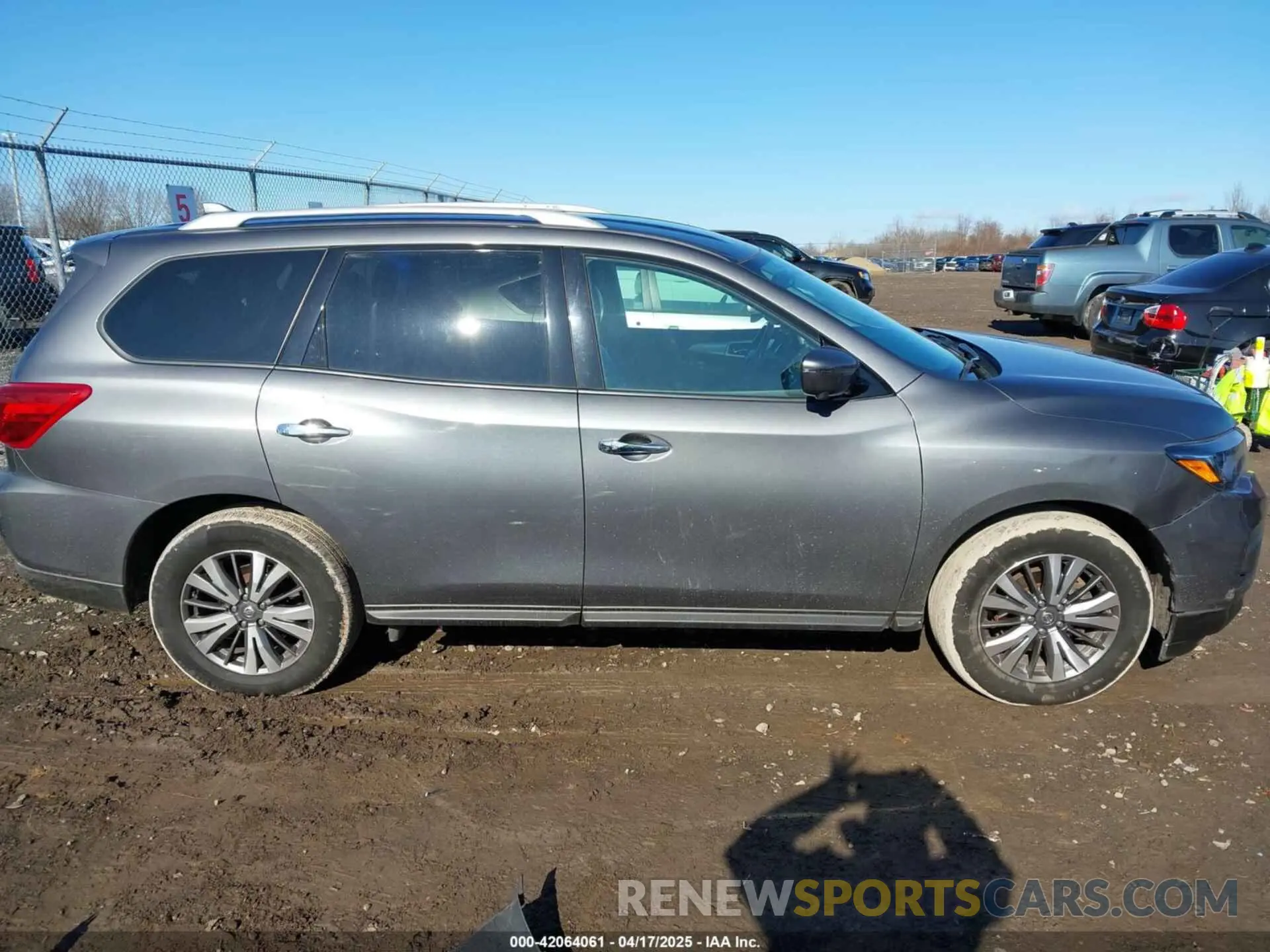 13 Photograph of a damaged car 5N1DR2MM7KC627310 NISSAN PATHFINDER 2019
