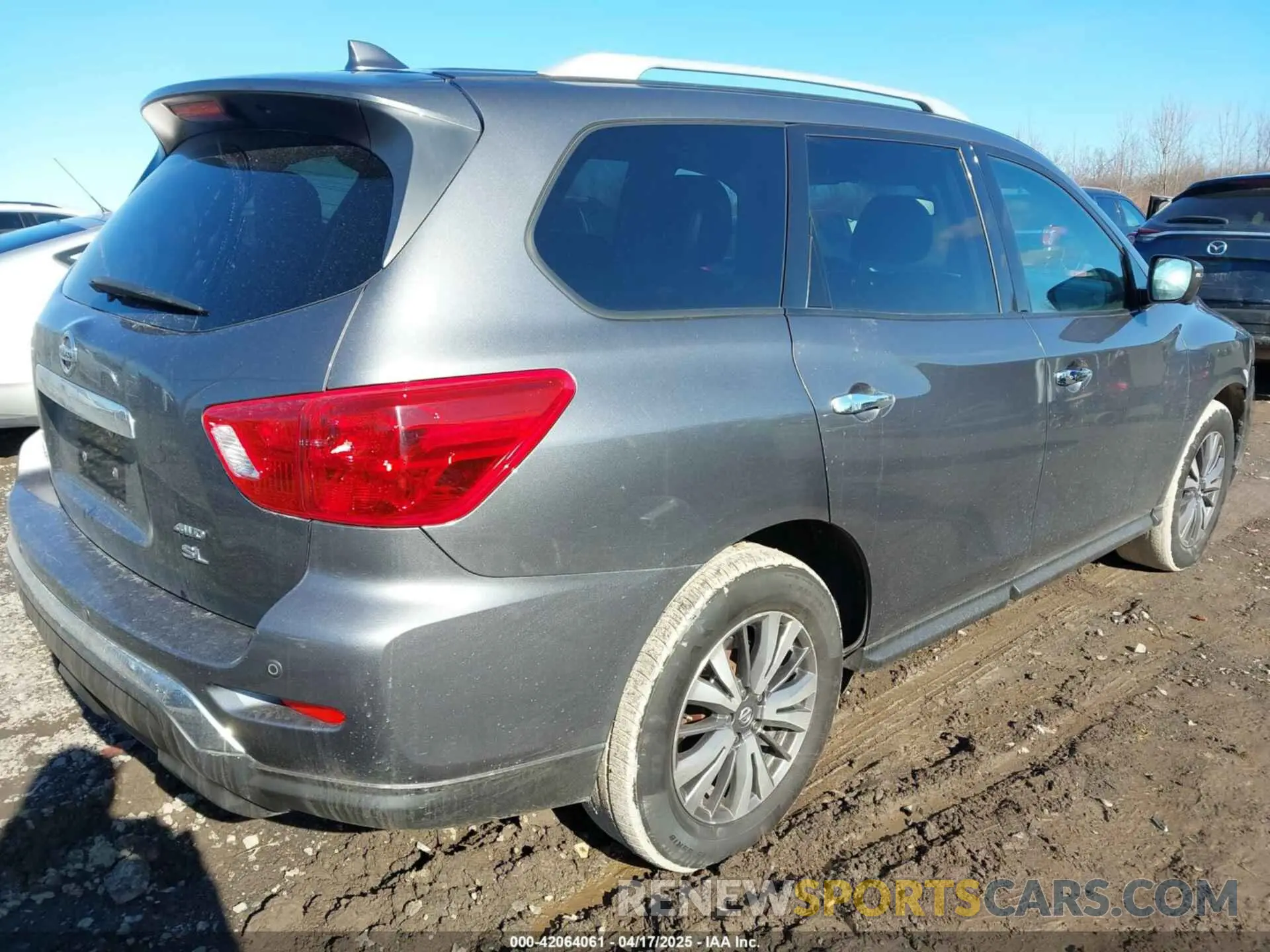 4 Photograph of a damaged car 5N1DR2MM7KC627310 NISSAN PATHFINDER 2019