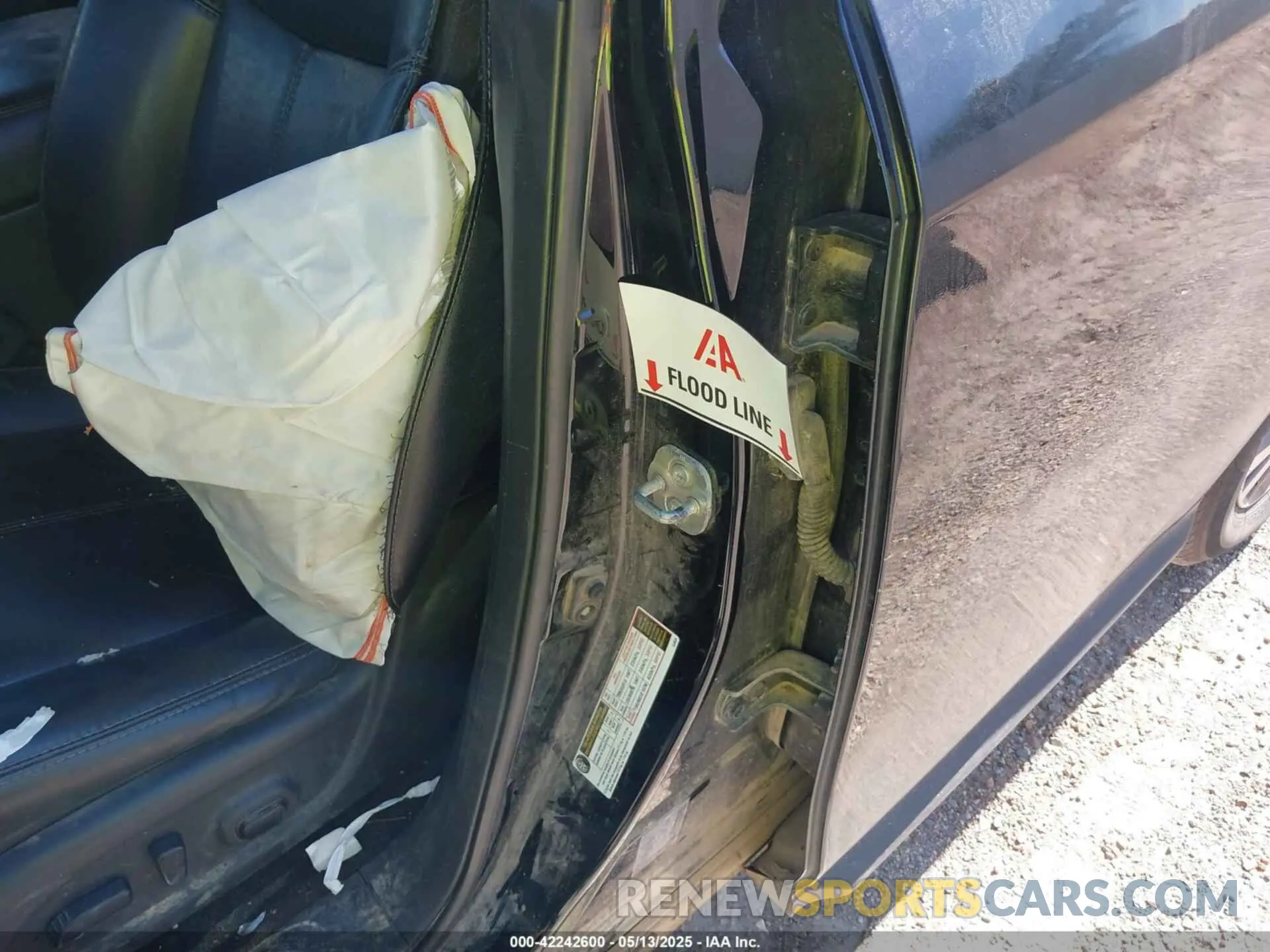 6 Photograph of a damaged car 5N1DR2MM7KC635861 NISSAN PATHFINDER 2019