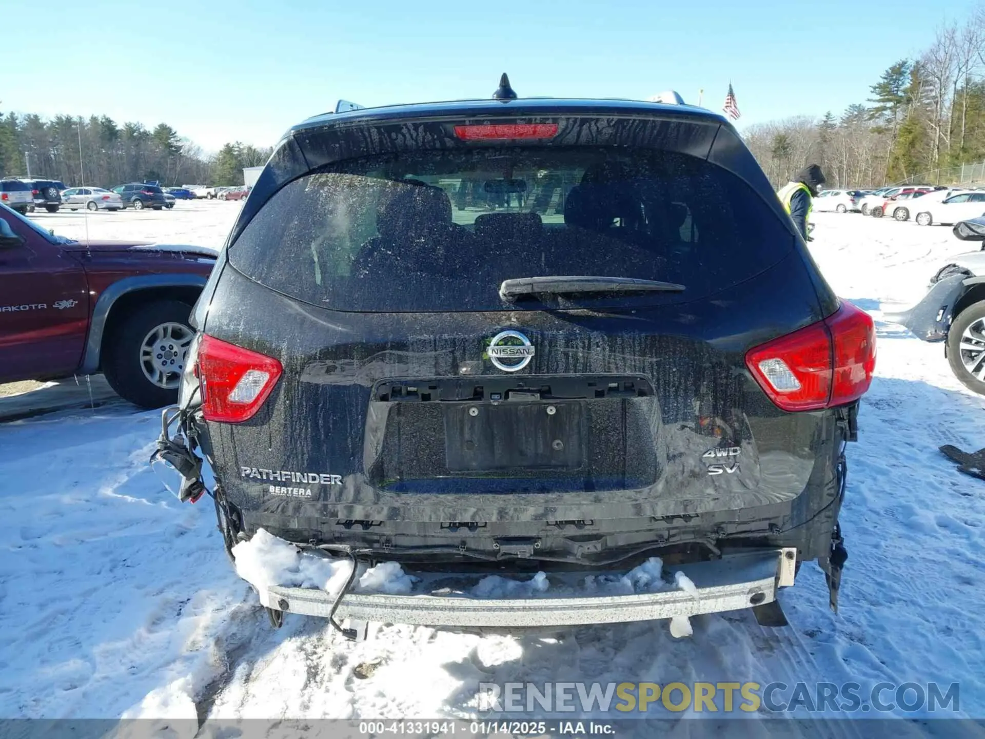 17 Photograph of a damaged car 5N1DR2MM8KC577081 NISSAN PATHFINDER 2019