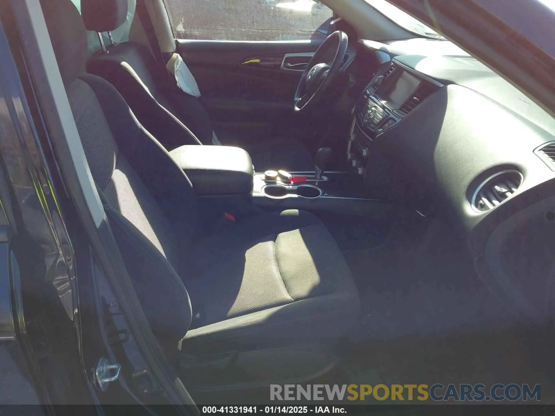 5 Photograph of a damaged car 5N1DR2MM8KC577081 NISSAN PATHFINDER 2019